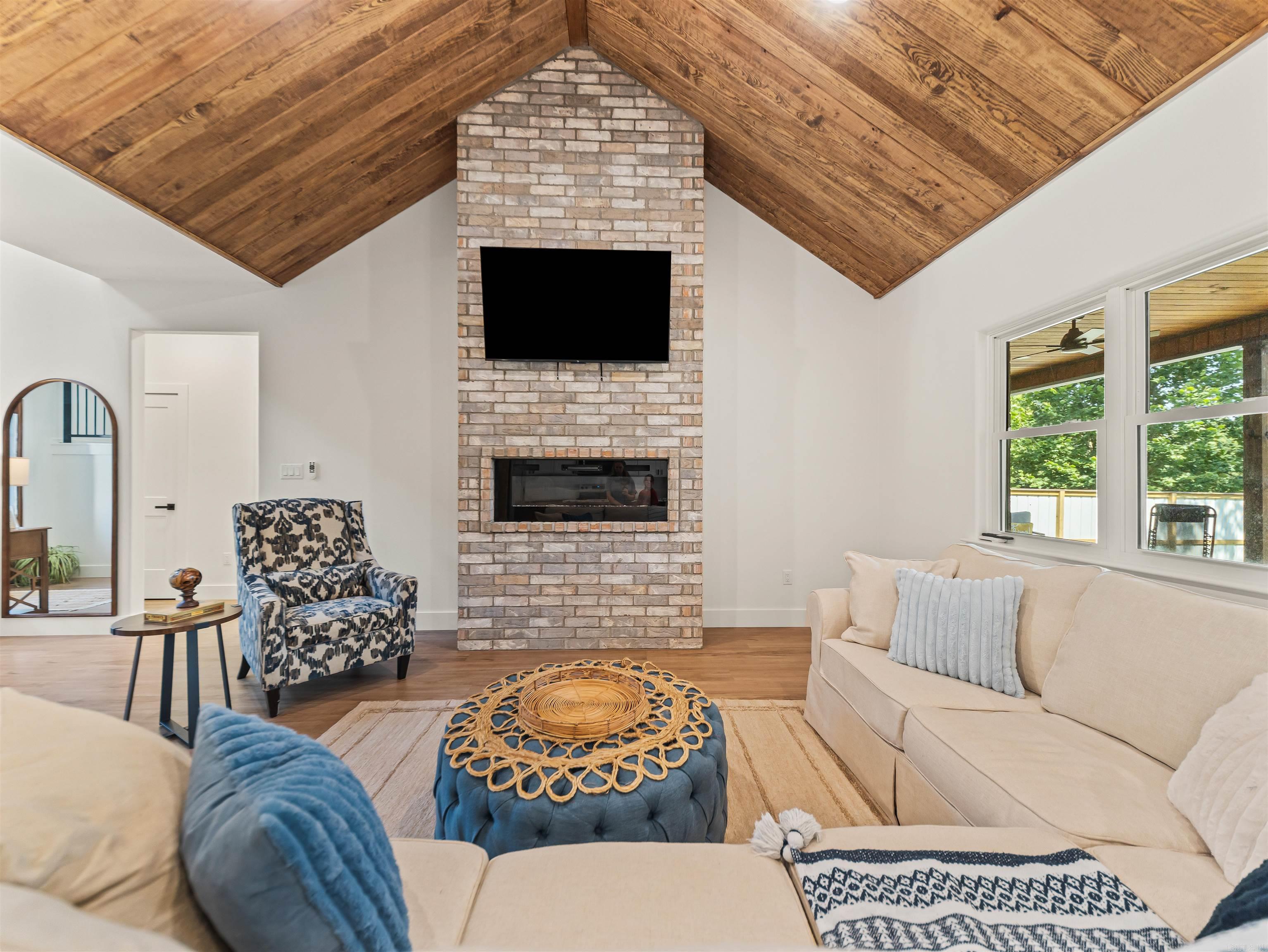 TANGLEWOOD - Residential