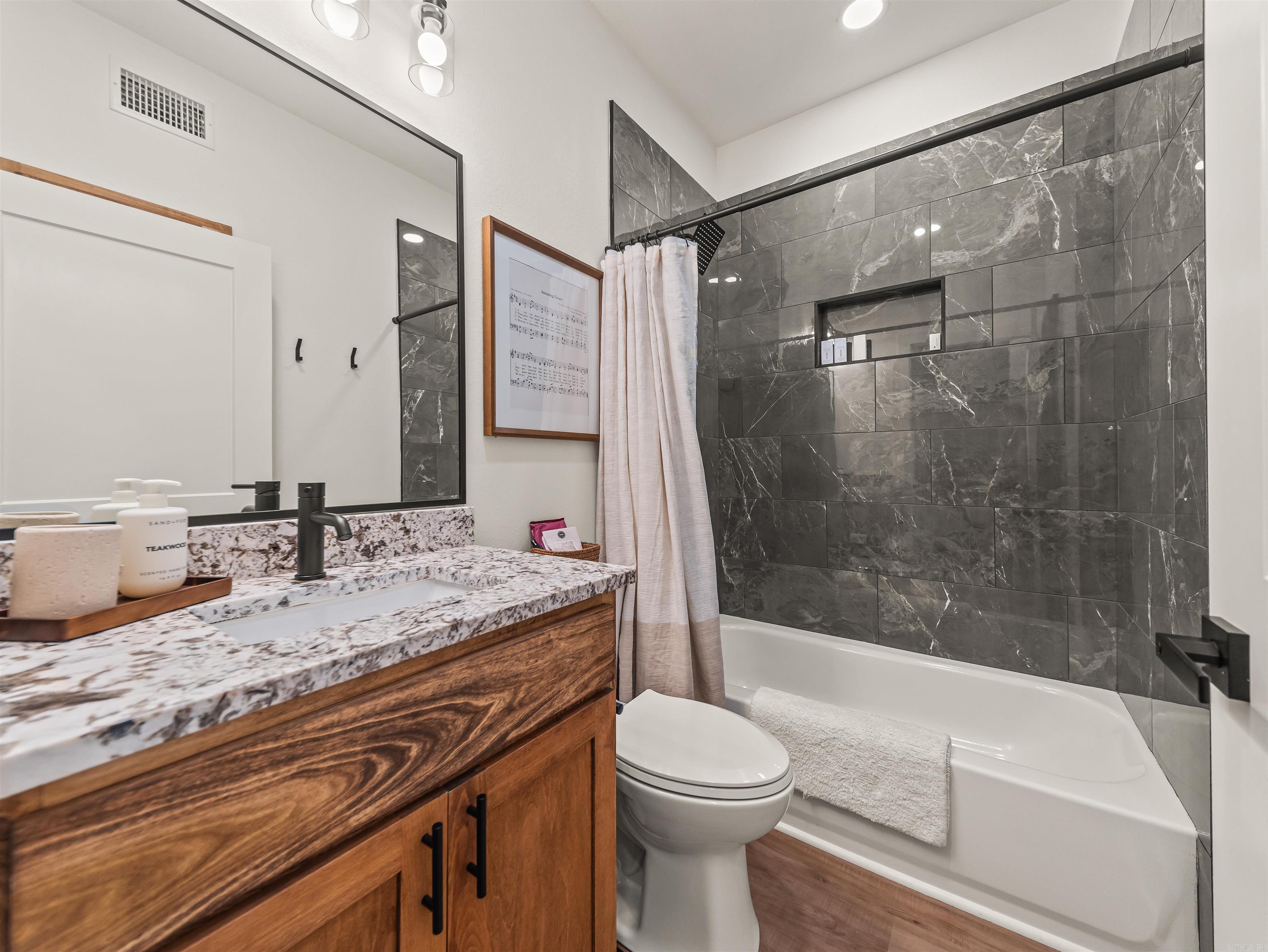 TANGLEWOOD - Residential