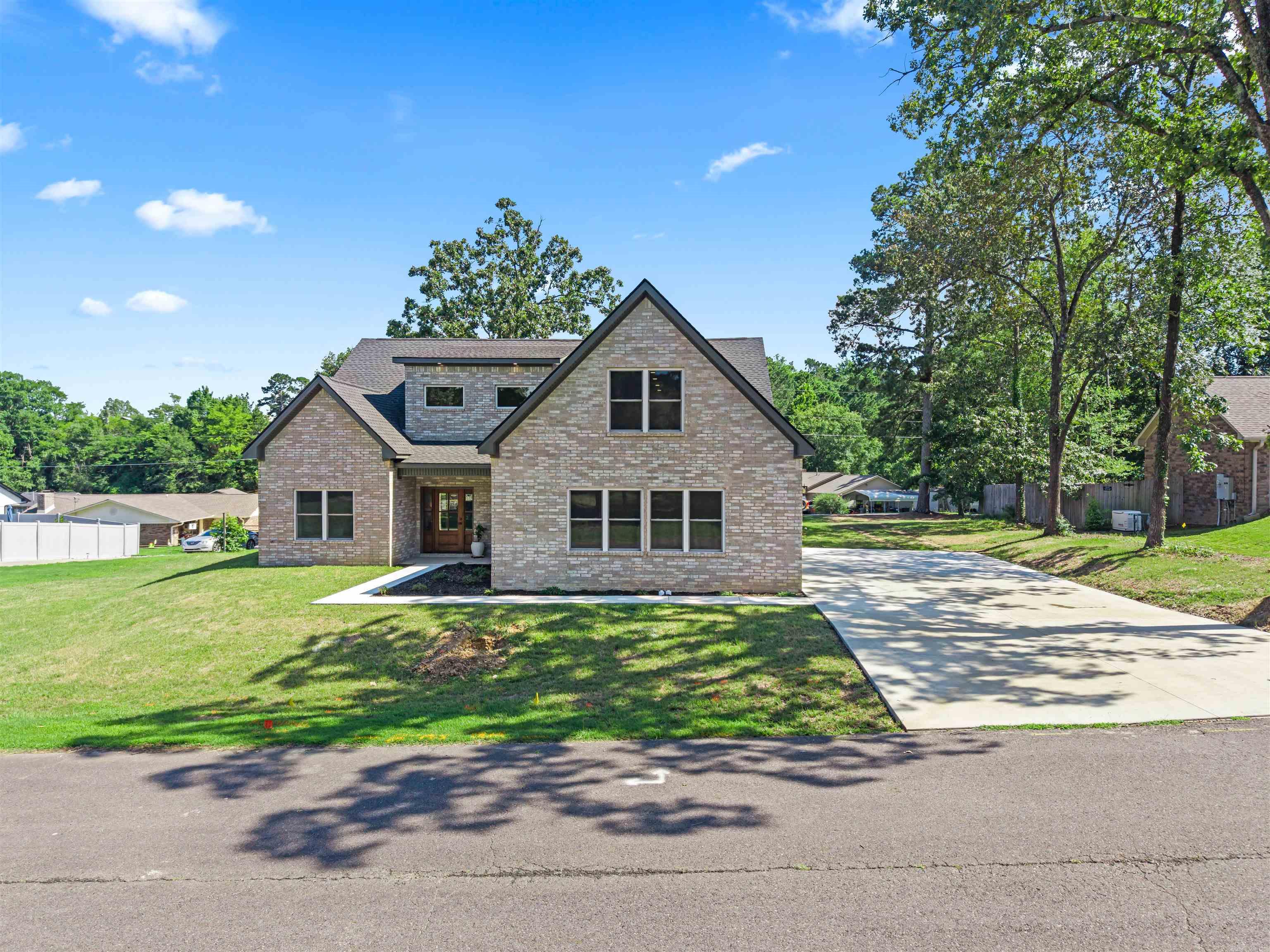 TANGLEWOOD - Residential
