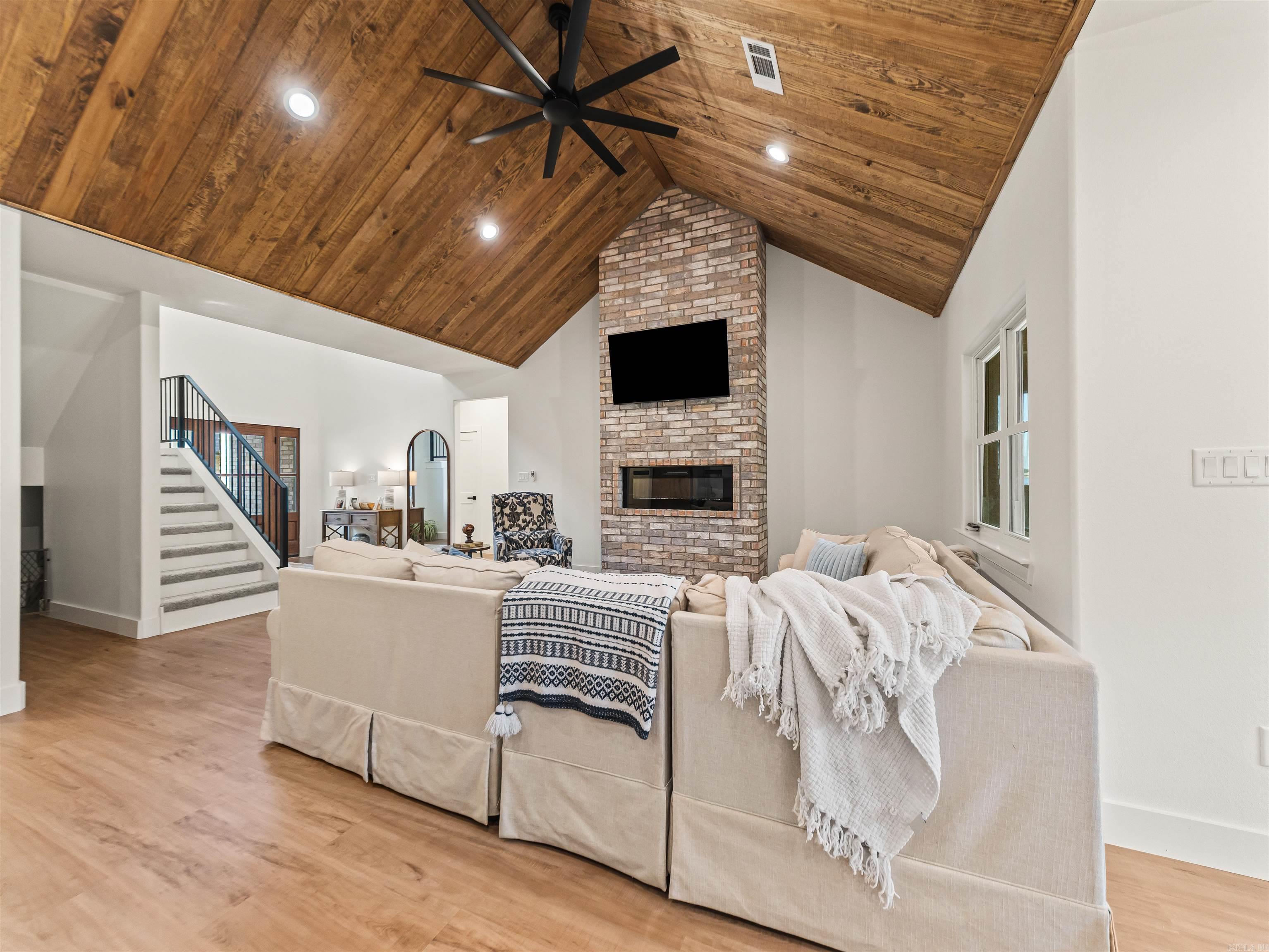 TANGLEWOOD - Residential