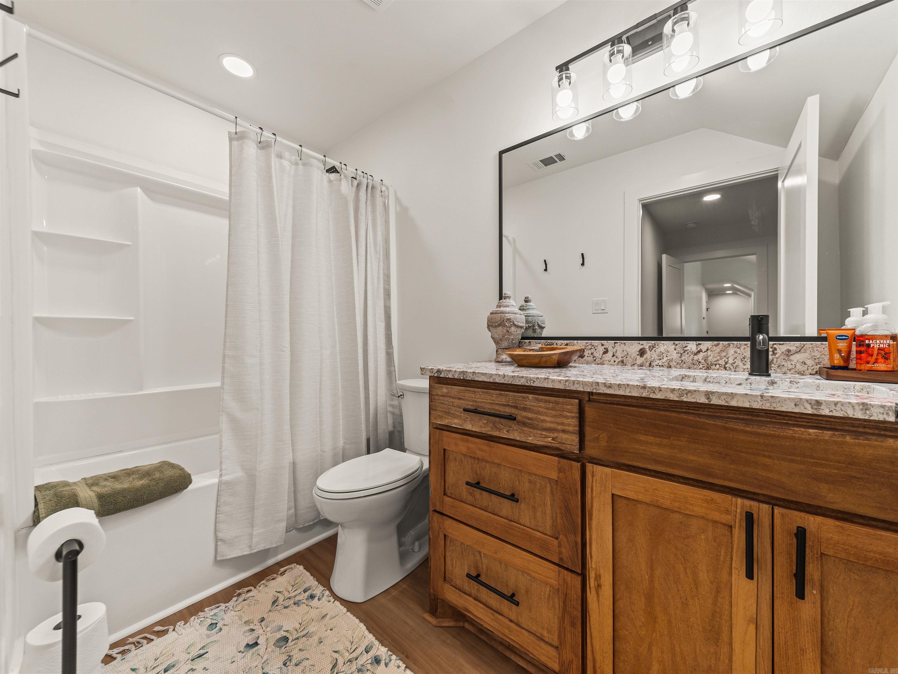 TANGLEWOOD - Residential