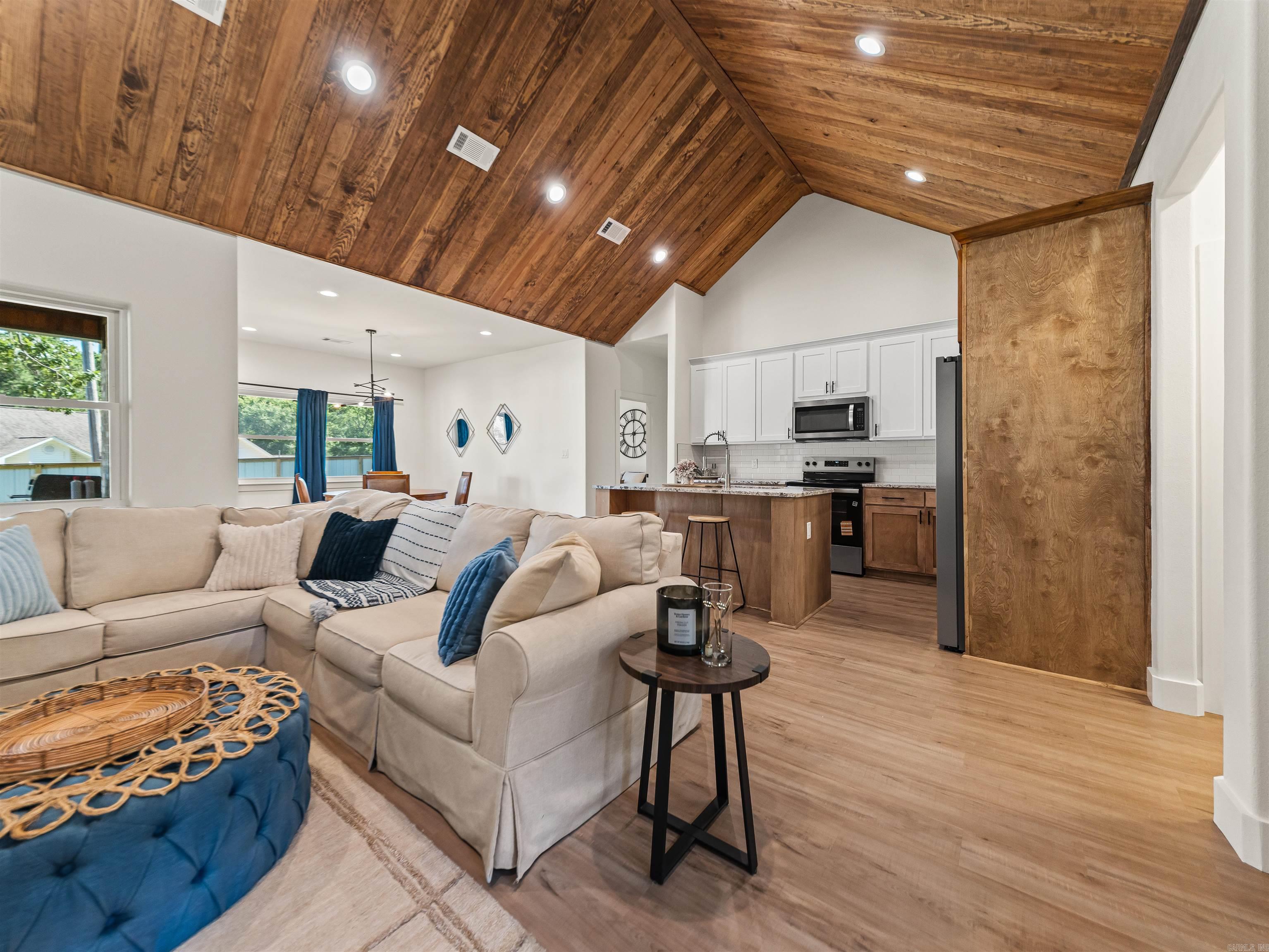 TANGLEWOOD - Residential