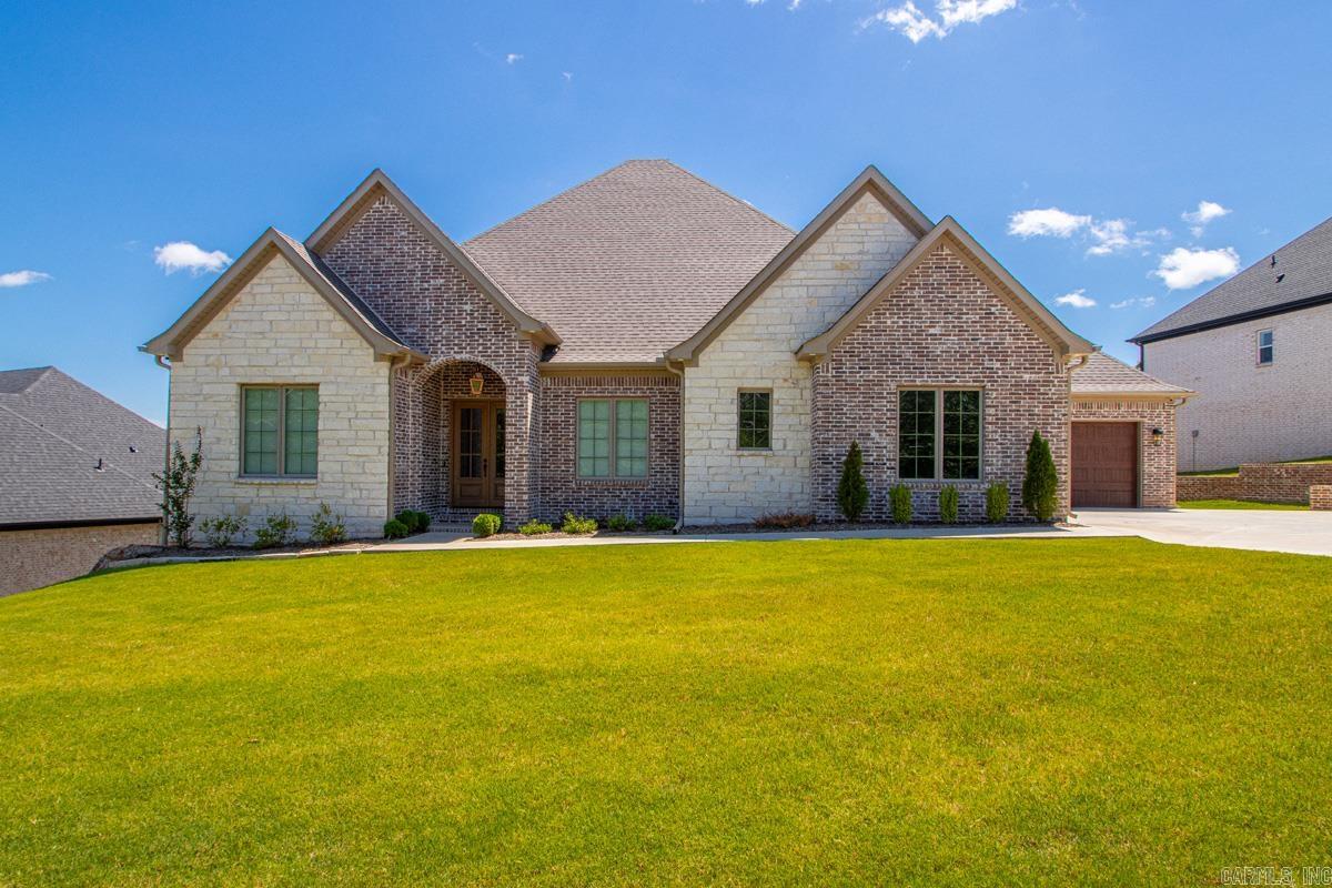 CHECK OUT THIS STUNNING! LIKE NEW HOME! (SELLER MOVED IN JAN 2025)  GATED SUBDIVISION!!!TALL CEILINGS, AMAZING CABINETRY IN KITCHEN AND LIVING SPACE! DOUBLE OVEN, NICE PANTRY,LARGE LAUNDRY WITH SINK. FOUR CAR GARAGE!!!! COVERED PATIO WITHWOODBURNIG FIREPLACE! GREAT PLACE TO GRILL! LARGE BACKYARD WITH GREENSPACE! SET UP A SHOWING TODAY!!!!