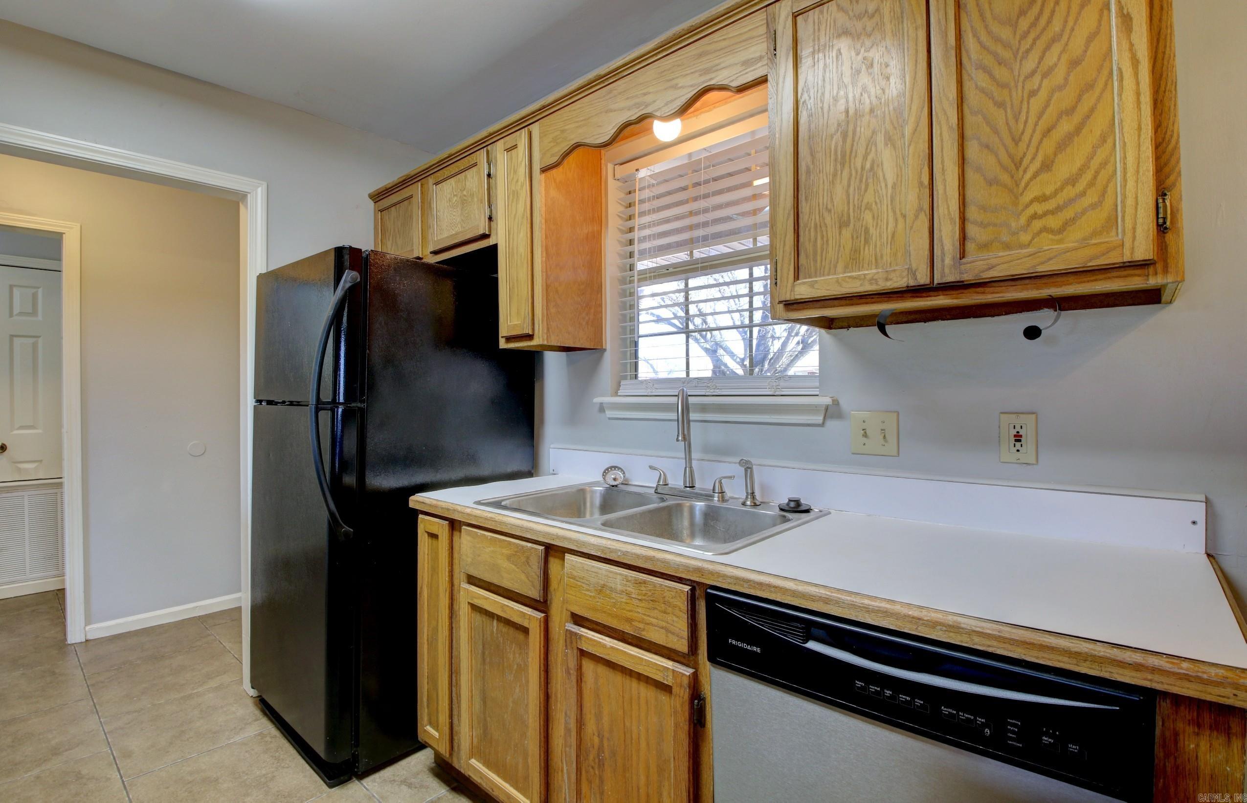 HUNTERS COVE - Residential