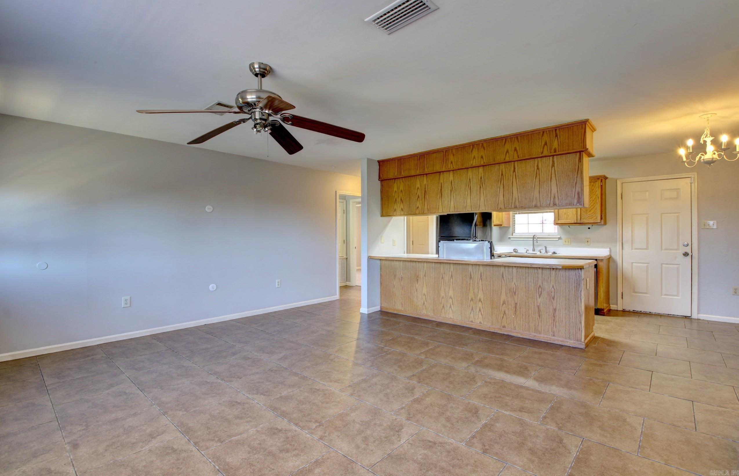 HUNTERS COVE - Residential
