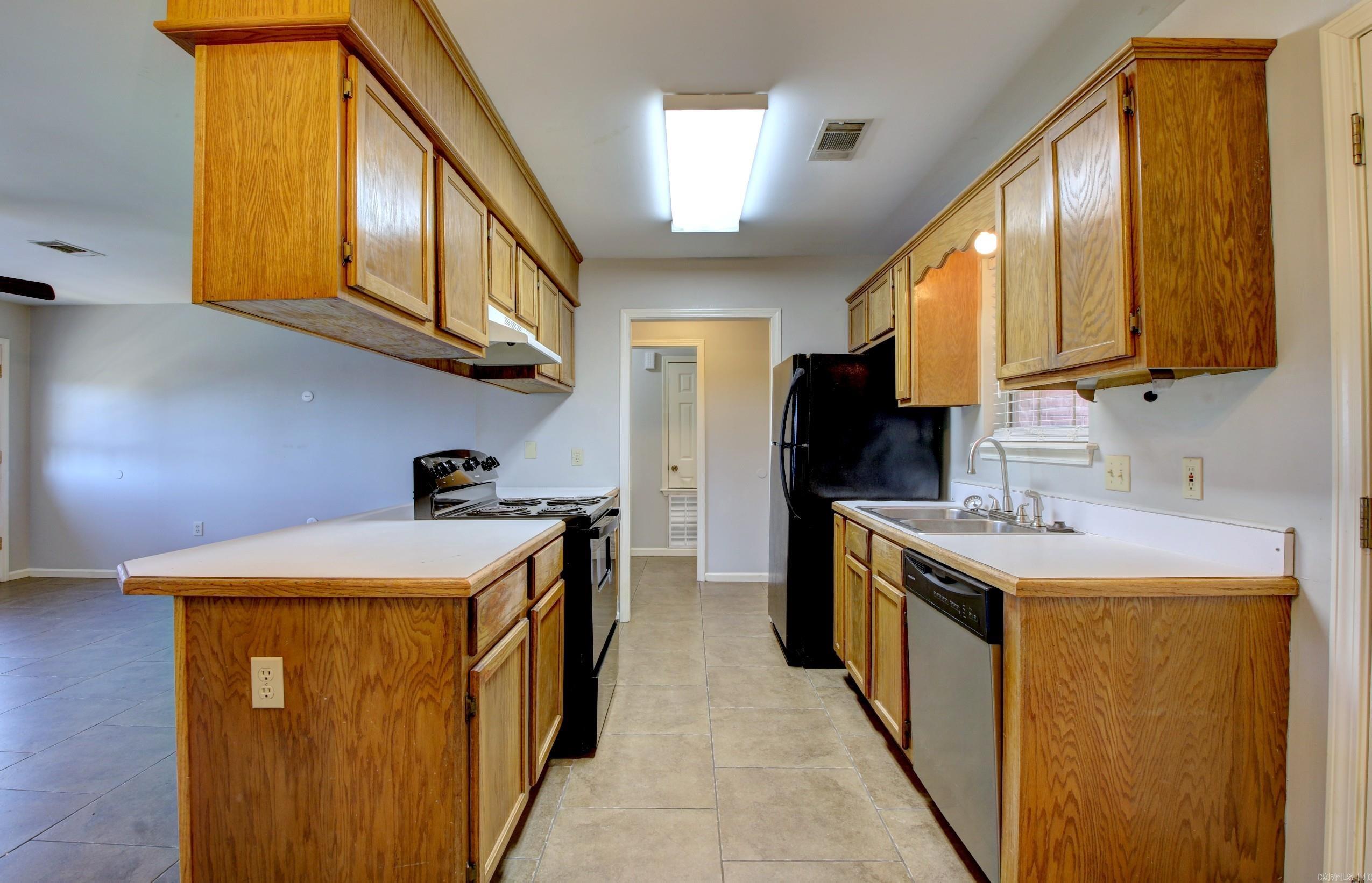HUNTERS COVE - Residential