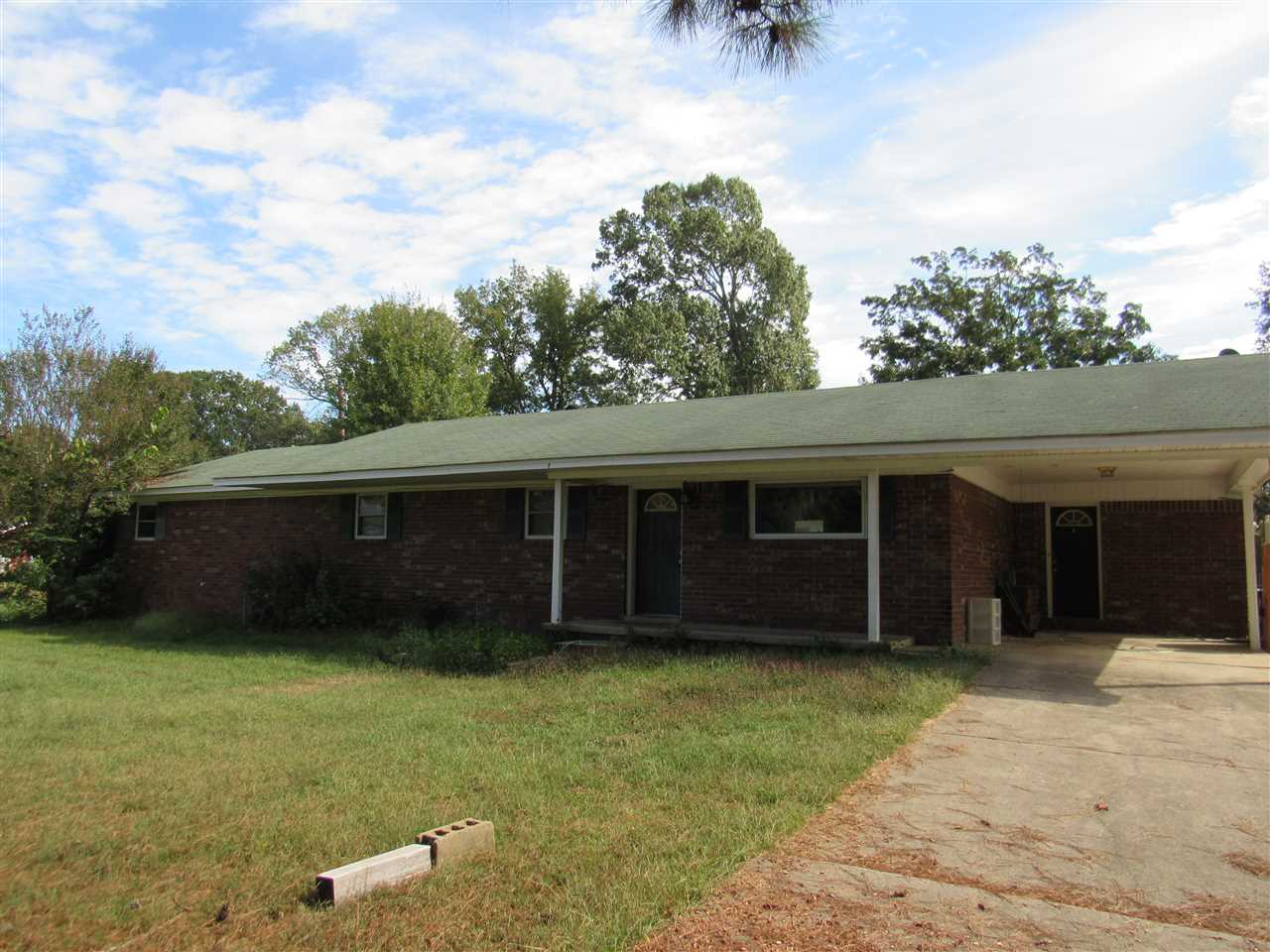 This house is ready for you to make it your home.  Brand new HVAC, Brand New appliances, and new flooring.  Granite countertops, with tile and laminate through the house.  Shed in the fenced backyard for extra storage.