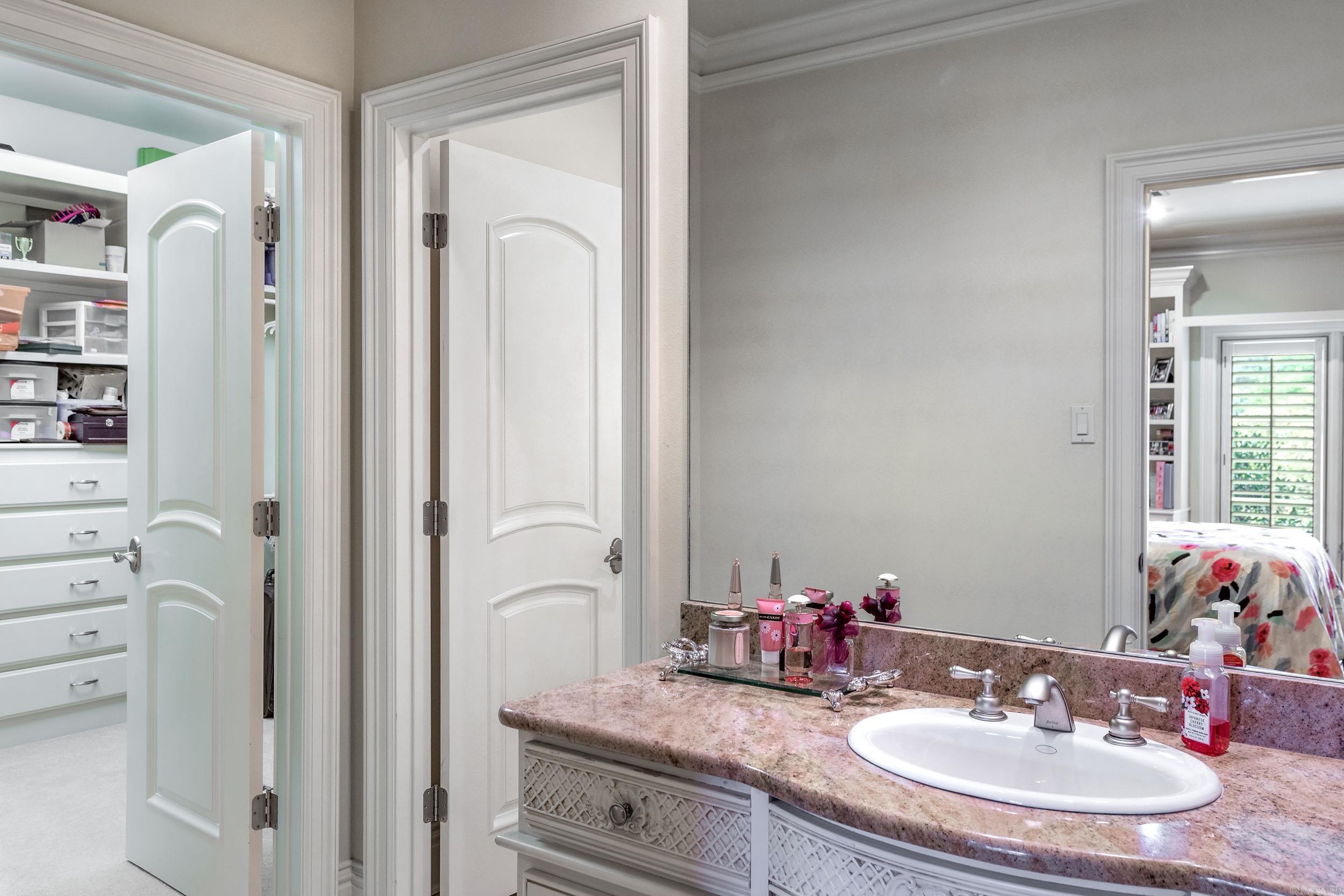 CHENAL VALLEY SOLOGNE CIRCLE - Residential