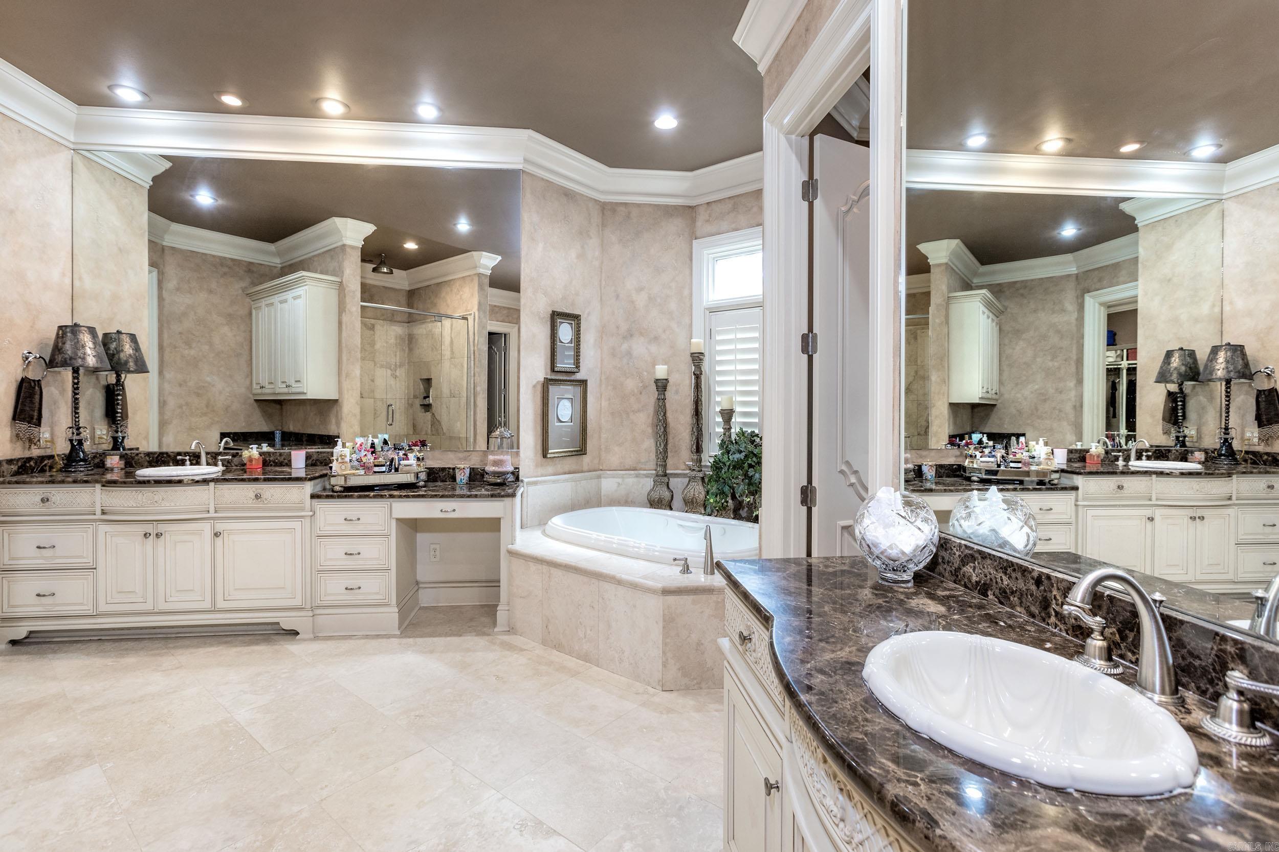 CHENAL VALLEY SOLOGNE CIRCLE - Residential