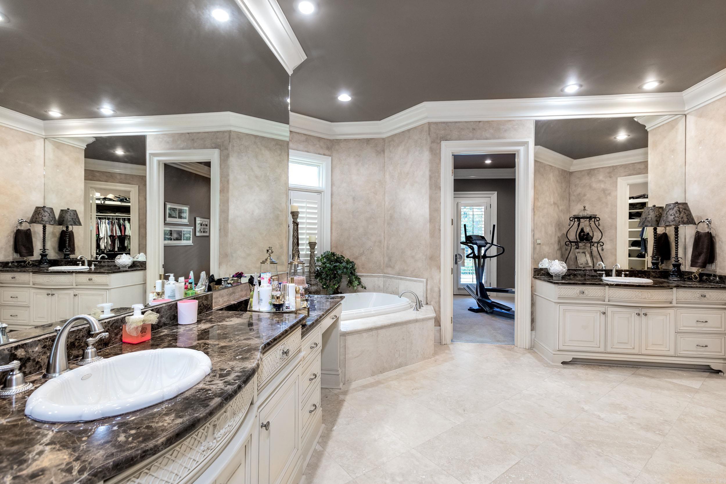 CHENAL VALLEY SOLOGNE CIRCLE - Residential