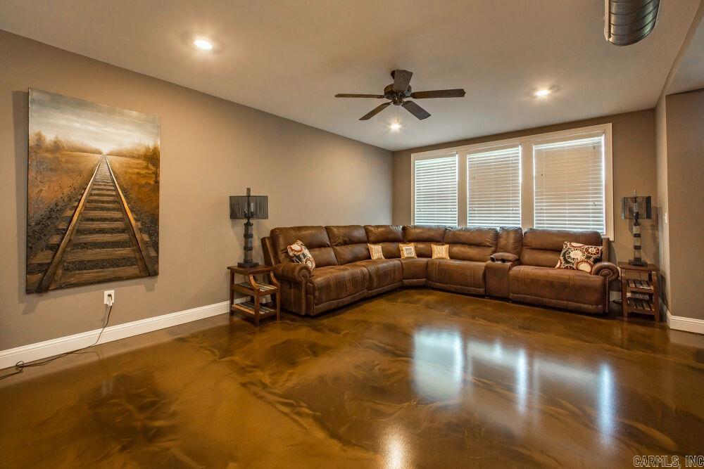 NARROWS INN AT GREERS FERRY HPR - Residential