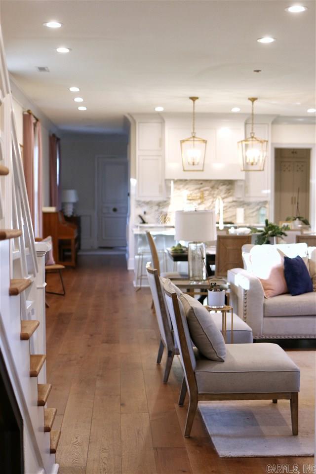 COUNTRY CLUB HEIGHTS - Residential
