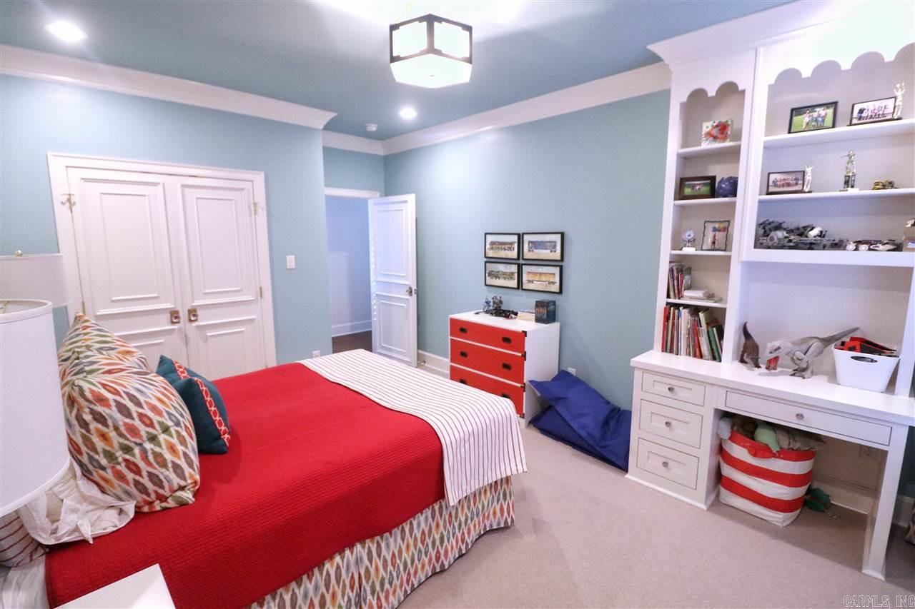 COUNTRY CLUB HEIGHTS - Residential