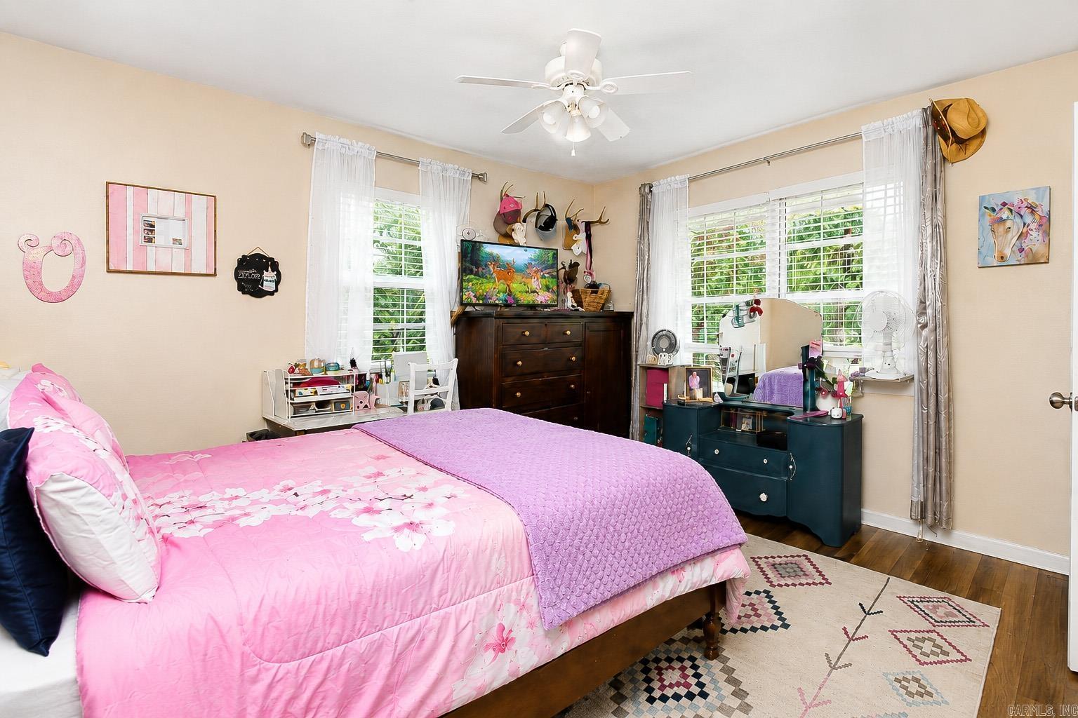COUNTRY ESTATES - Residential