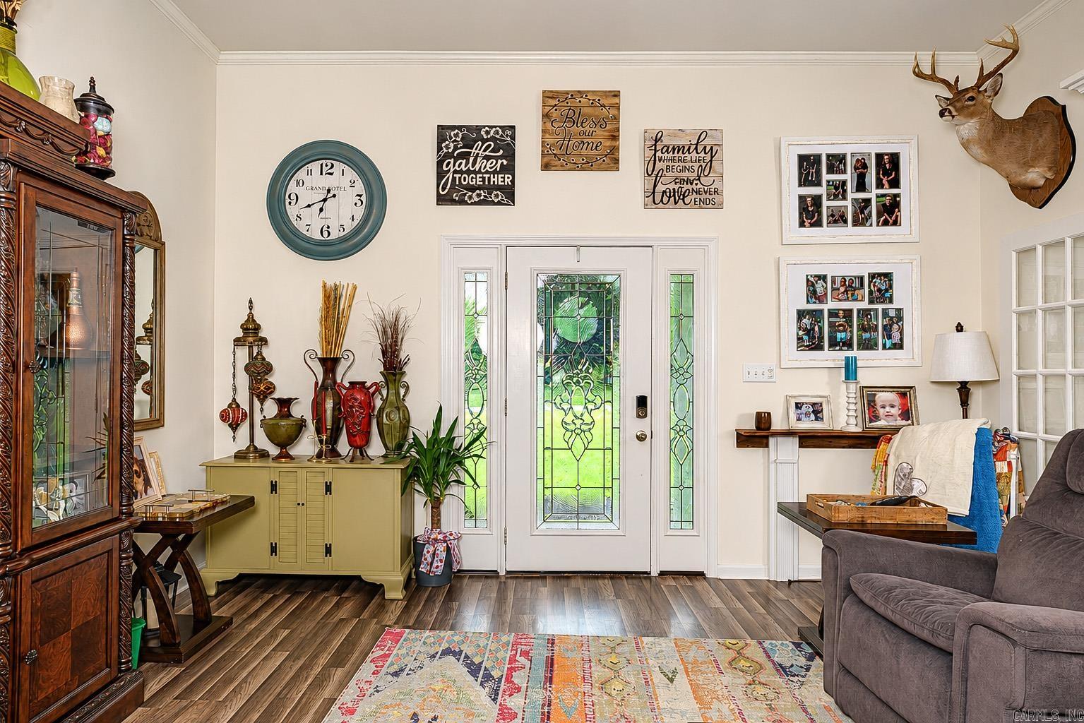 COUNTRY ESTATES - Residential