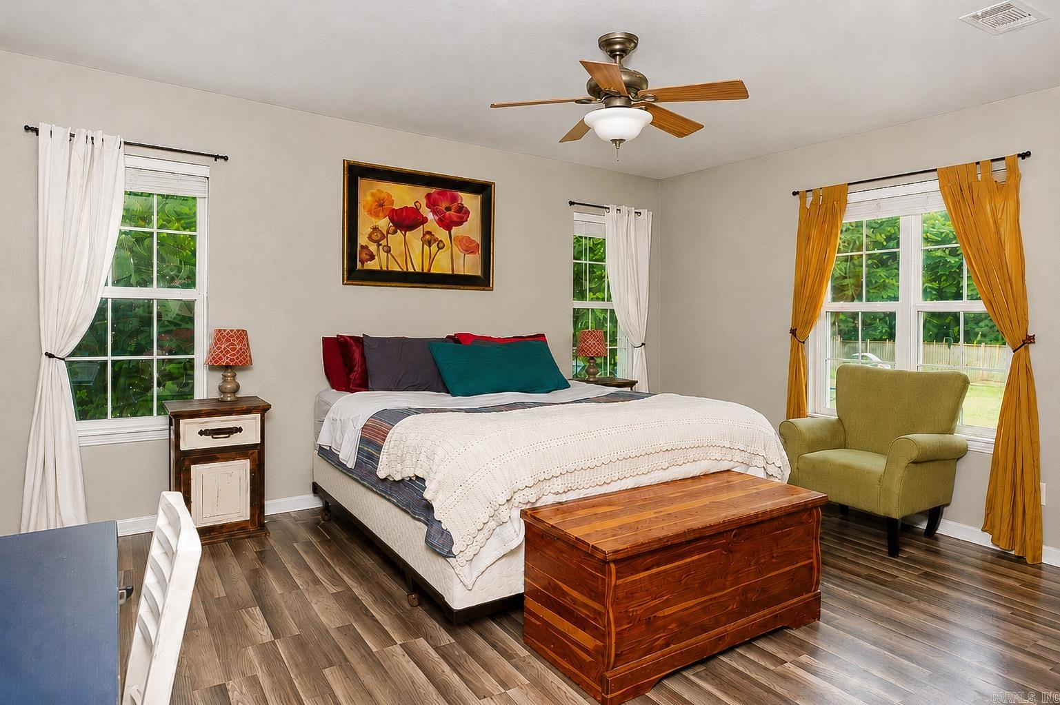 COUNTRY ESTATES - Residential
