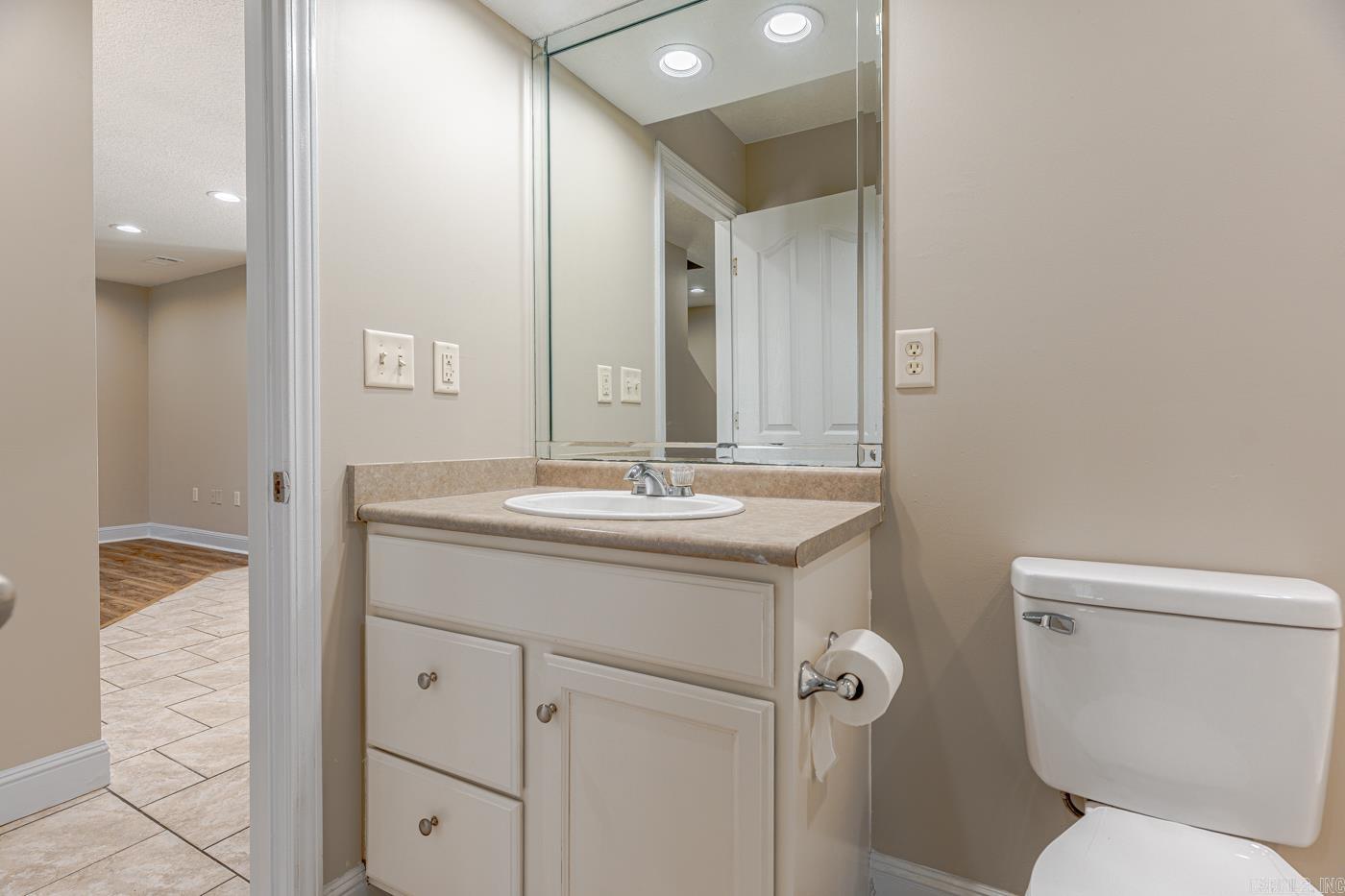 BOSTON PROPER SUB - Residential