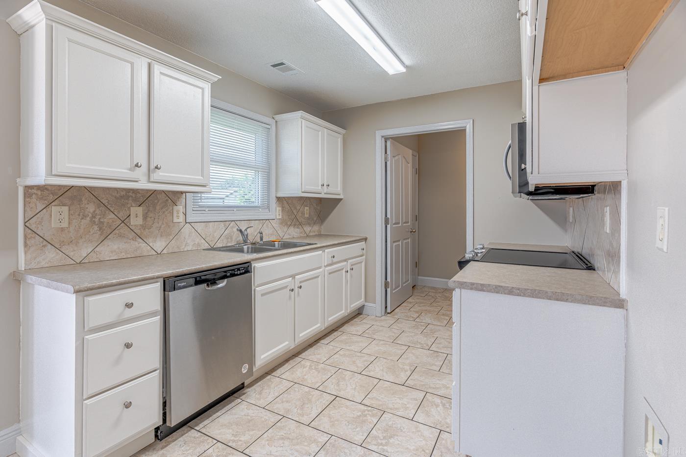 BOSTON PROPER SUB - Residential