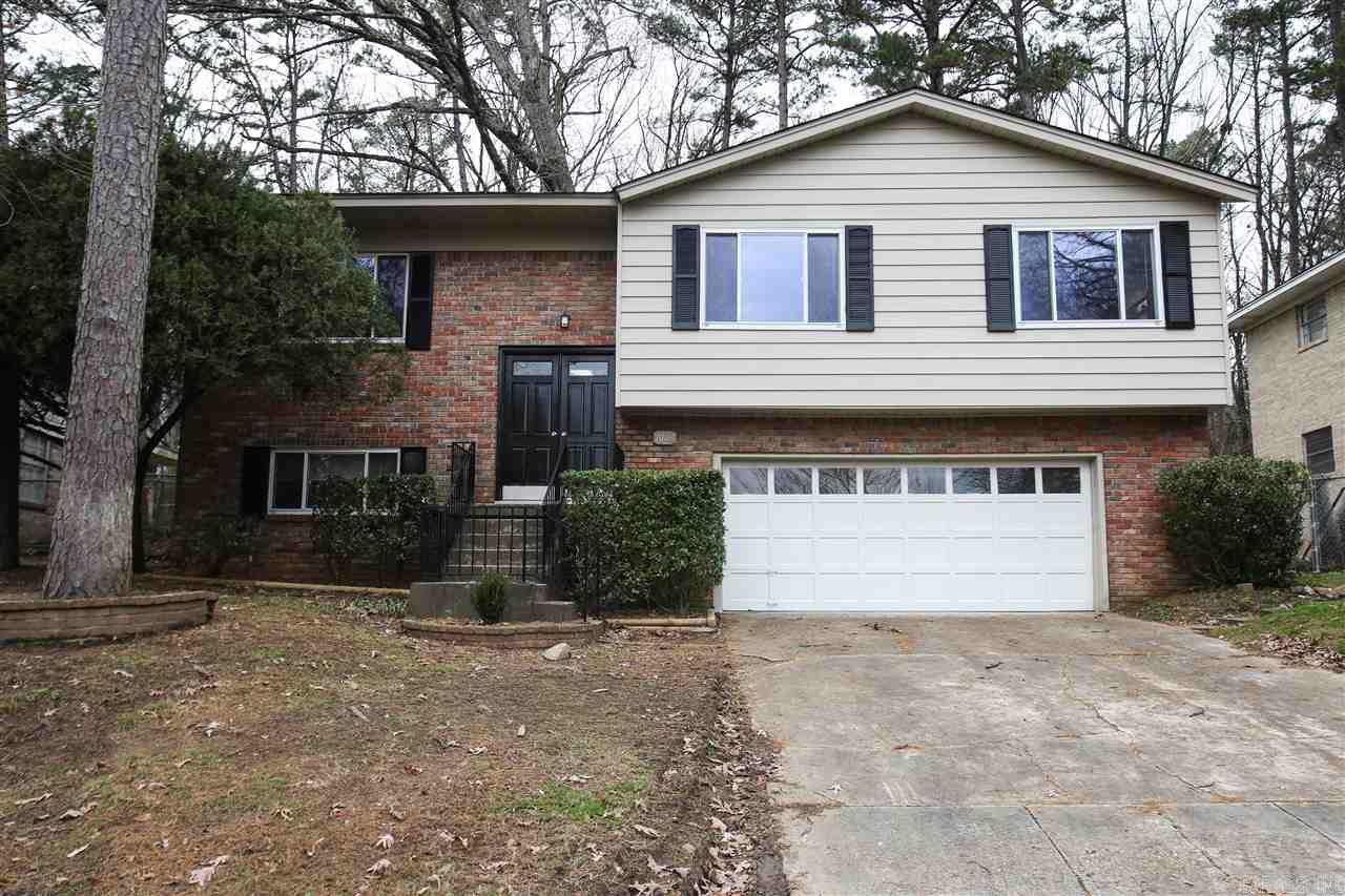 4Bd/2.5 Ba home in Little Rock ! Very Spacious !
