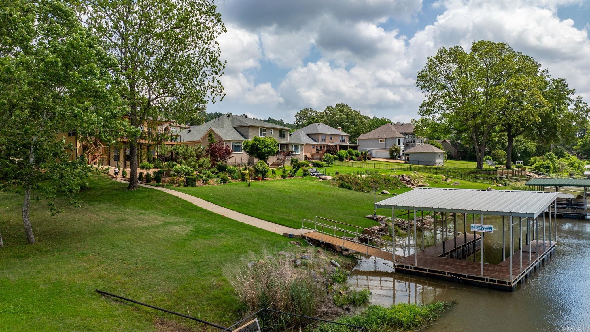 PALISADES HEIGHTS - Residential