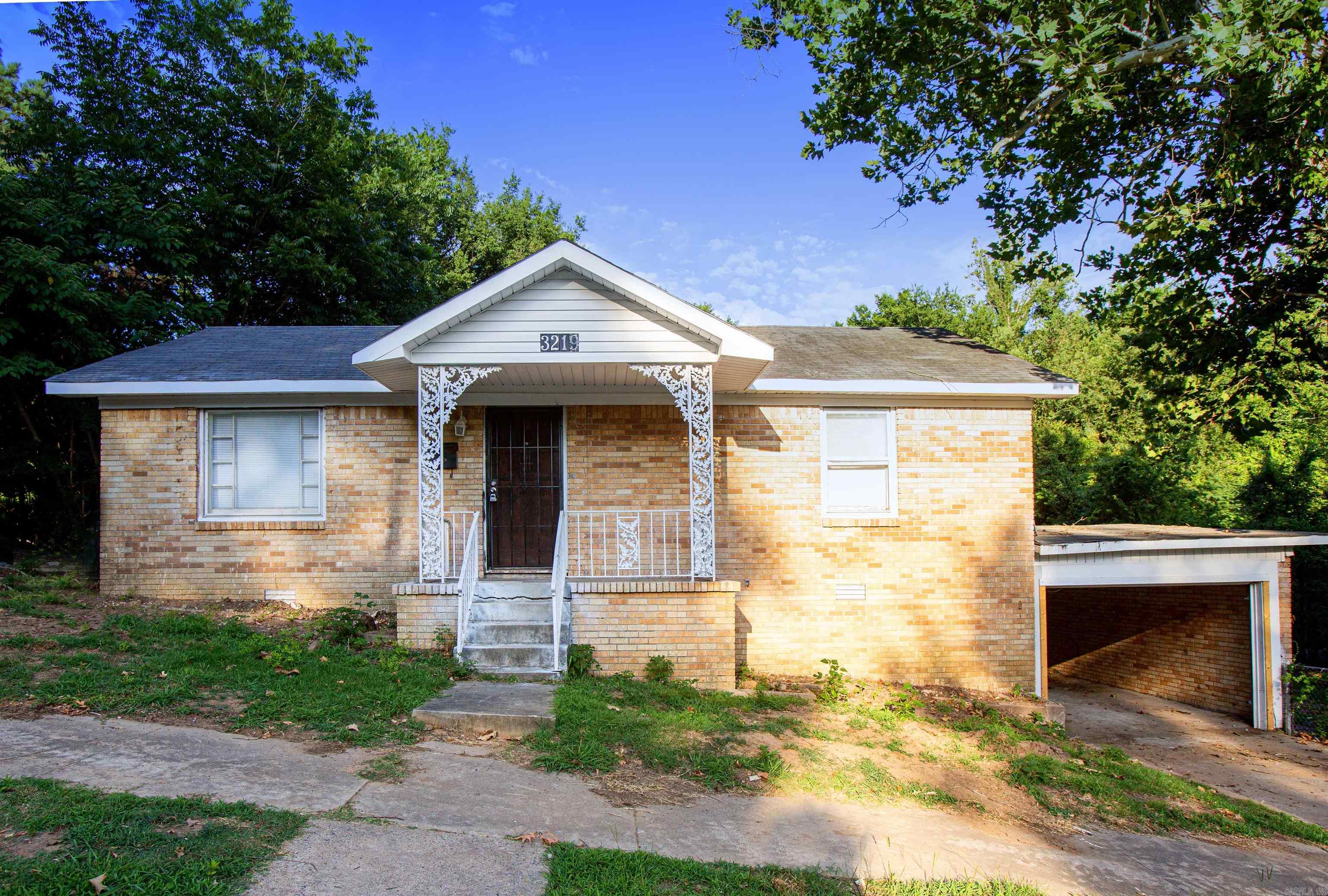 Newly remodeled 3BD/2BA in Little Rock that is waiting for you to call home. New paint and flooring throughout. Built-in shelving and cabinets in the living room. Separate dining area for entertaining. Plenty of storage options in the eat-in-kitchen. Extra living space with plenty of windows off the kitchen. Ceiling fans throughout. New carpet in bedrooms. Laundry room in basement with room for storage. Lots of yard space in the back. The lease for this property is for 2 years with a 3% increase after the first year. Income has to be 3x the amount of rent.