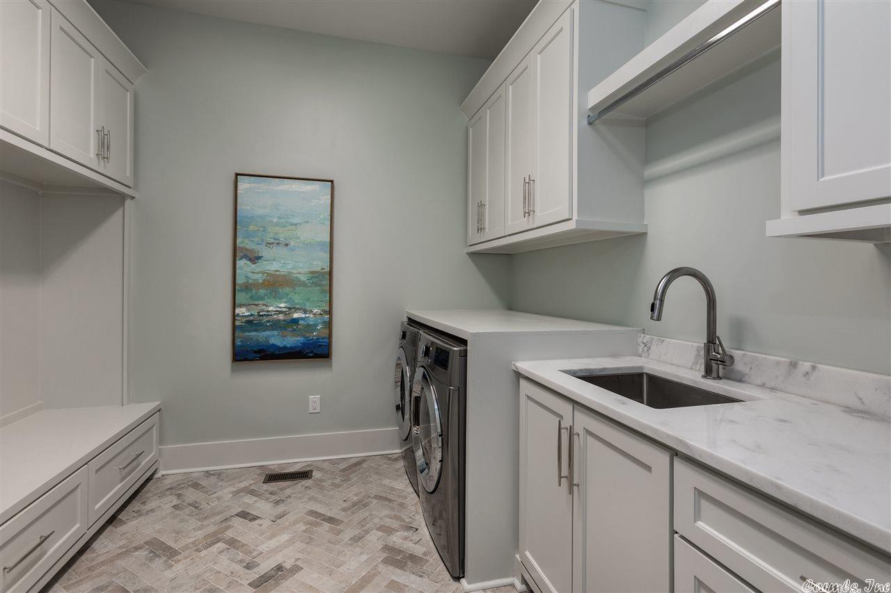CHENAL VALLEY HALLEN COURT - Residential