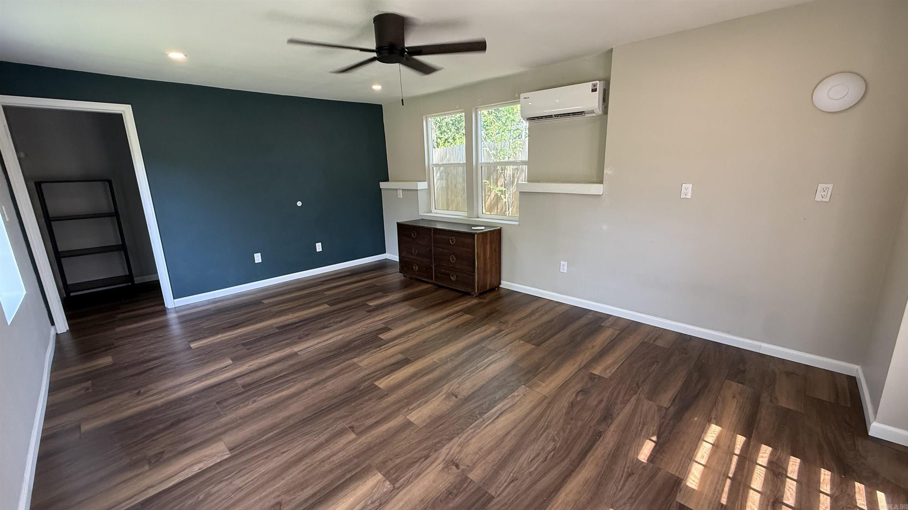 MARYLAND TERRACE - Residential