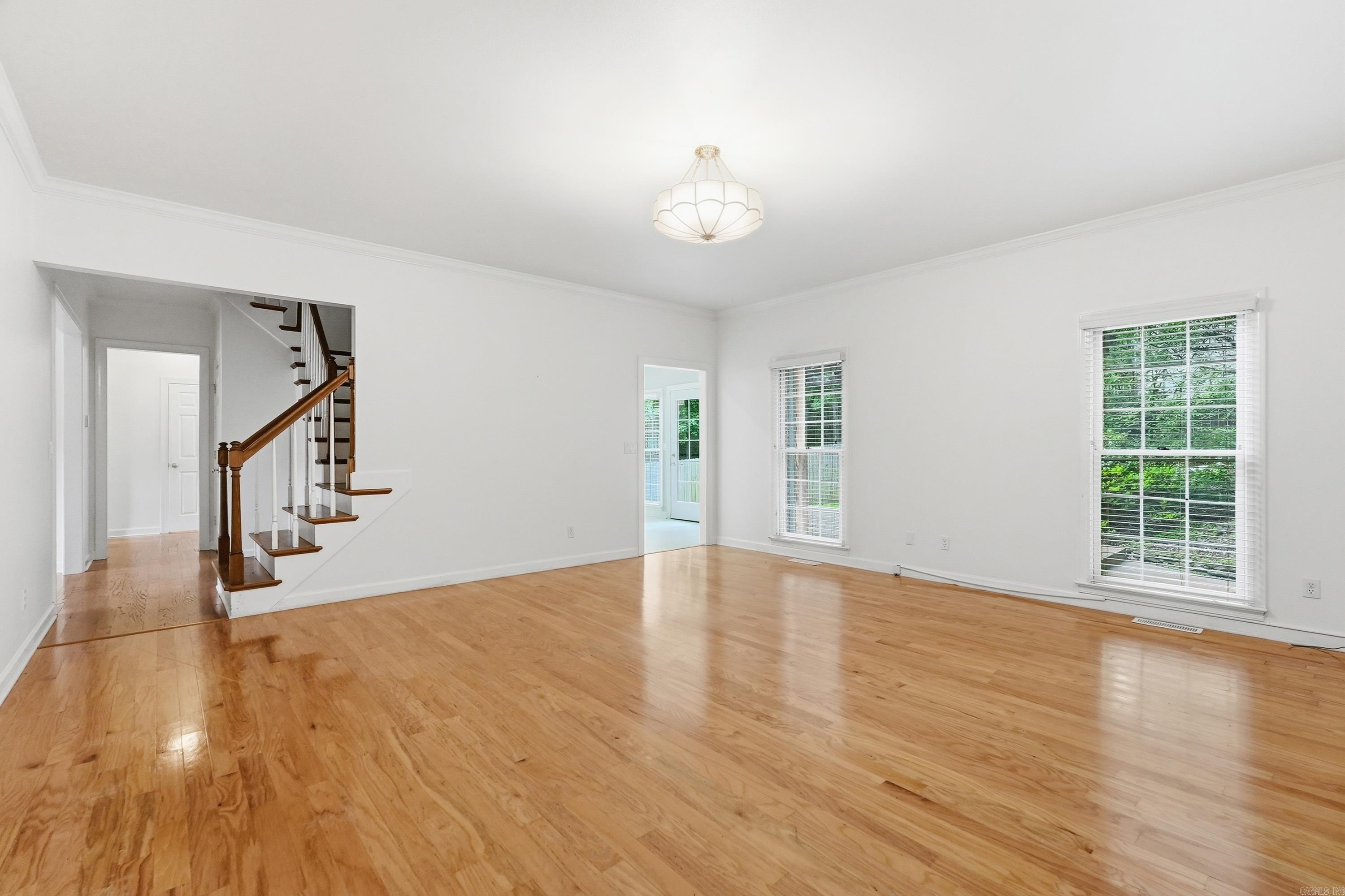CARRIAGE CREEK - Residential