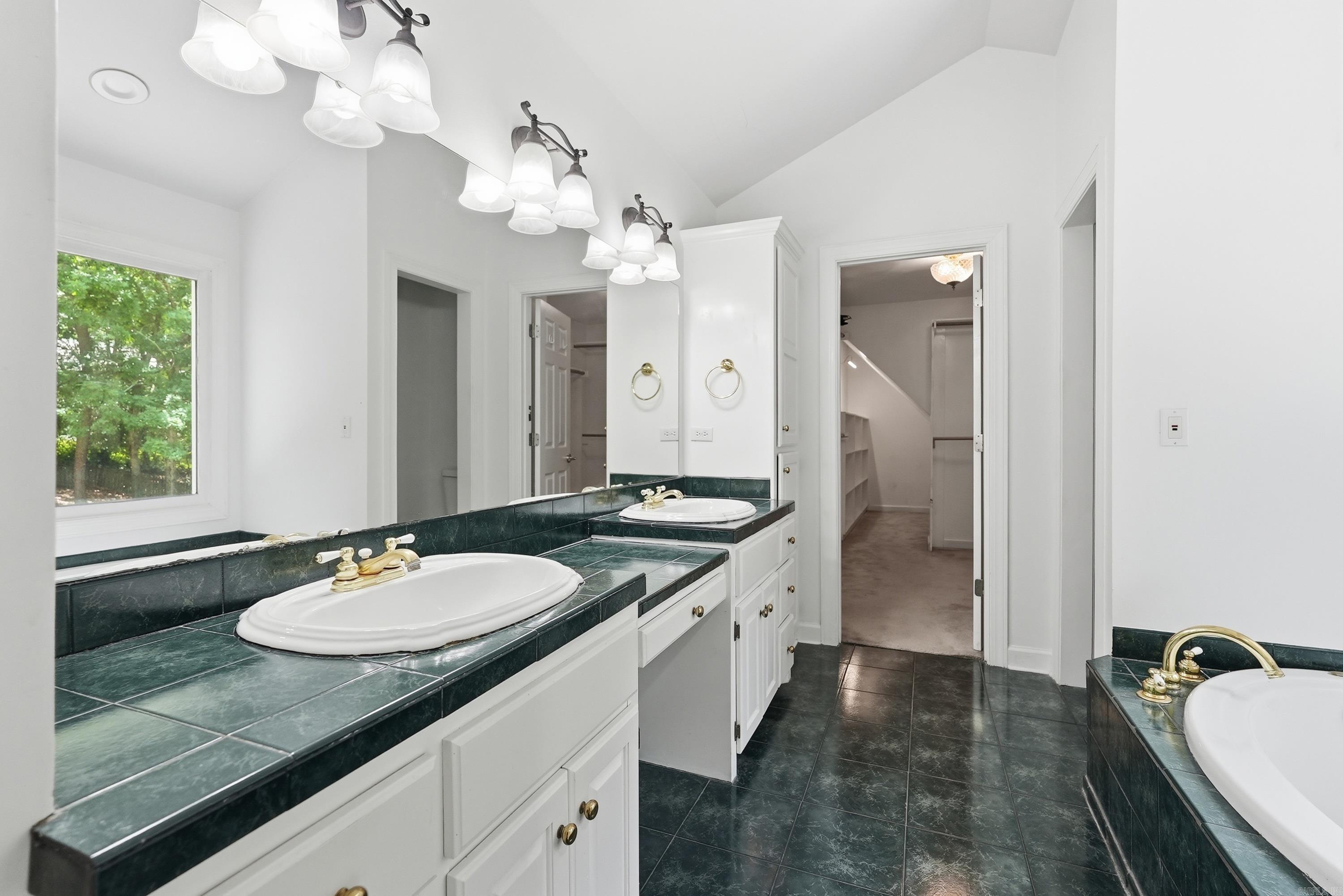 CARRIAGE CREEK - Residential