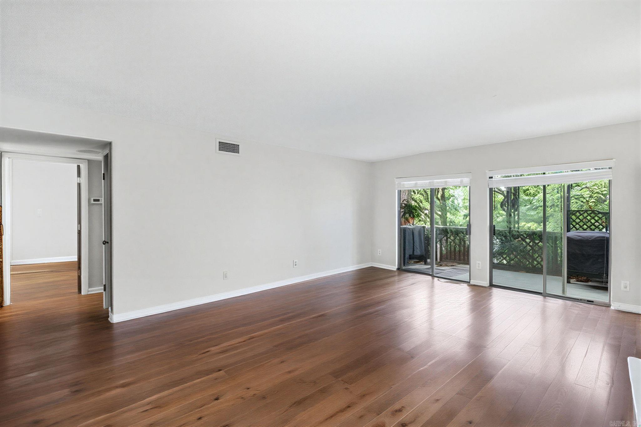 FOREST HILL COND - Residential