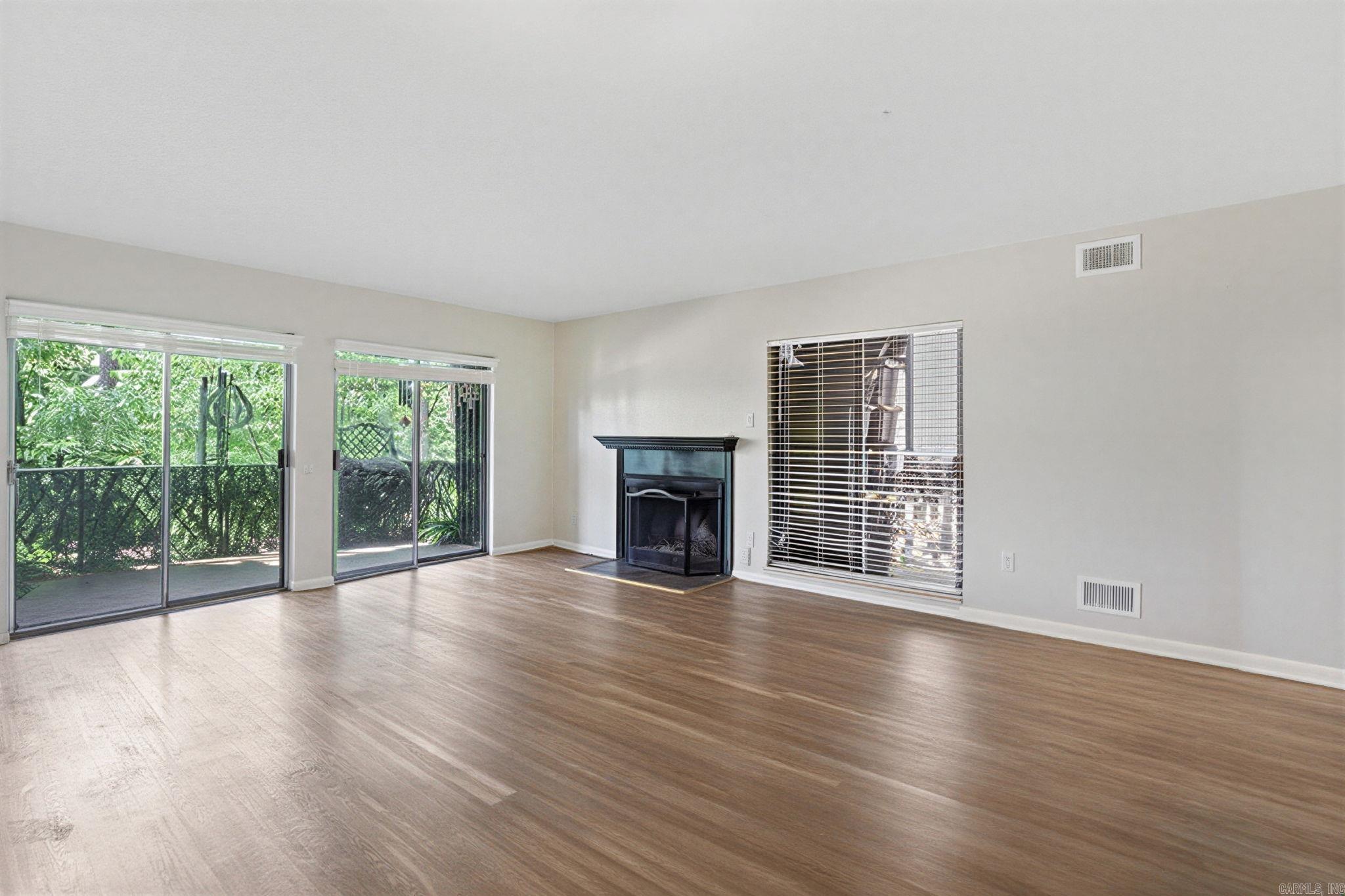 FOREST HILL COND - Residential