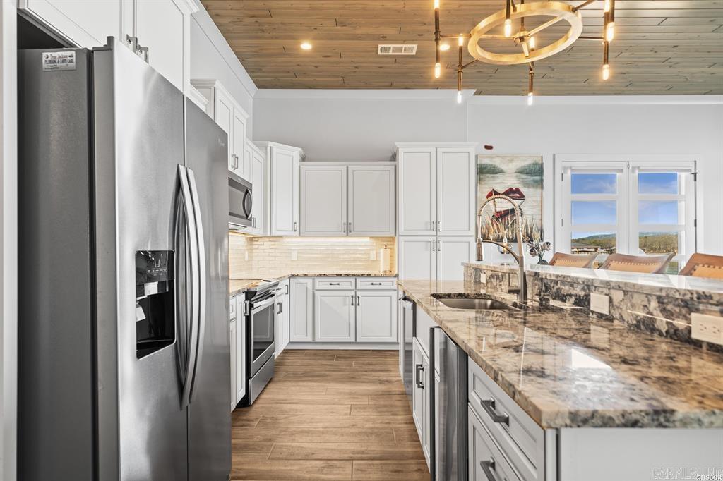 LAKEVIEW - Residential