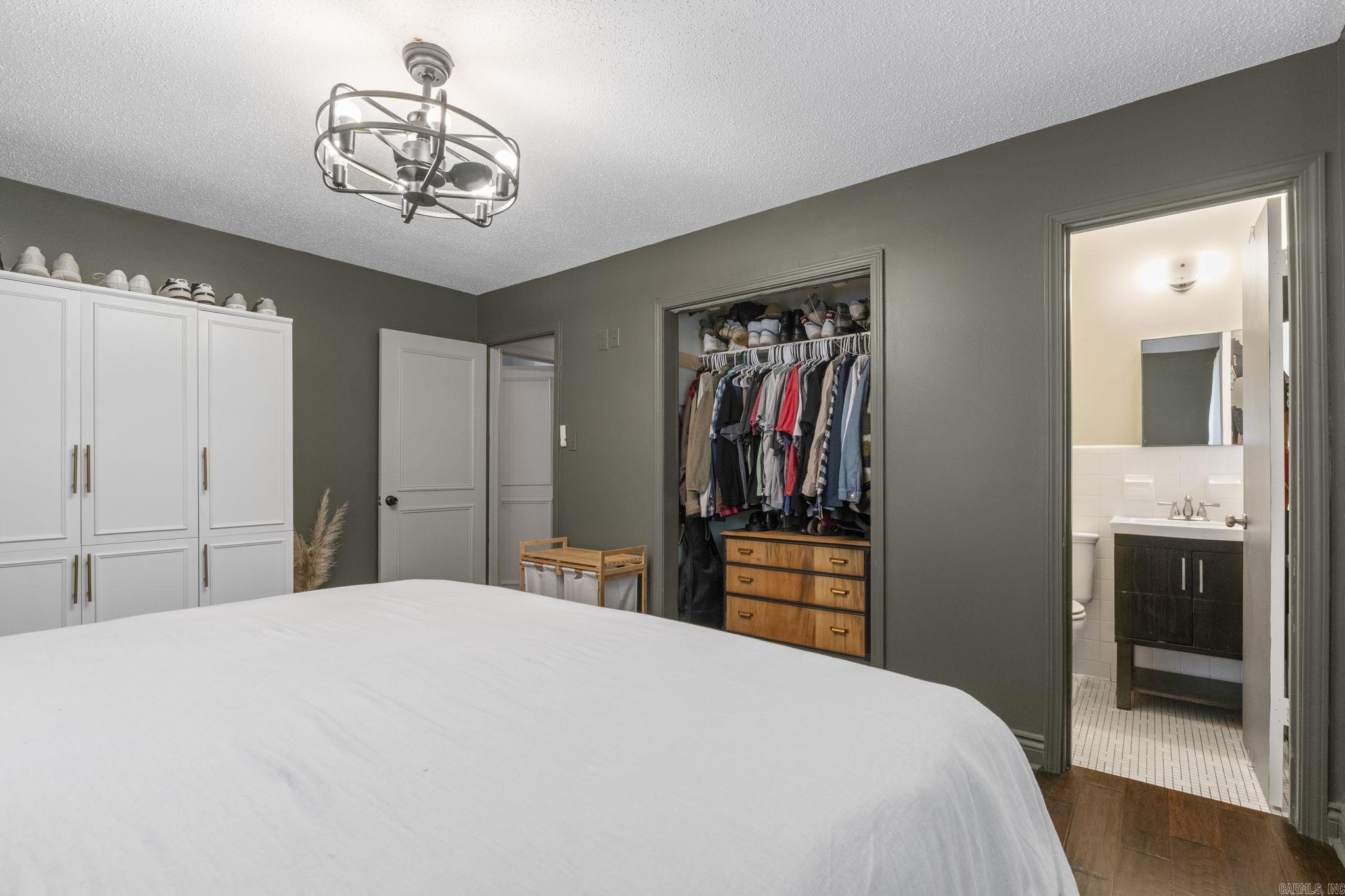 PIKE VIEW - Residential