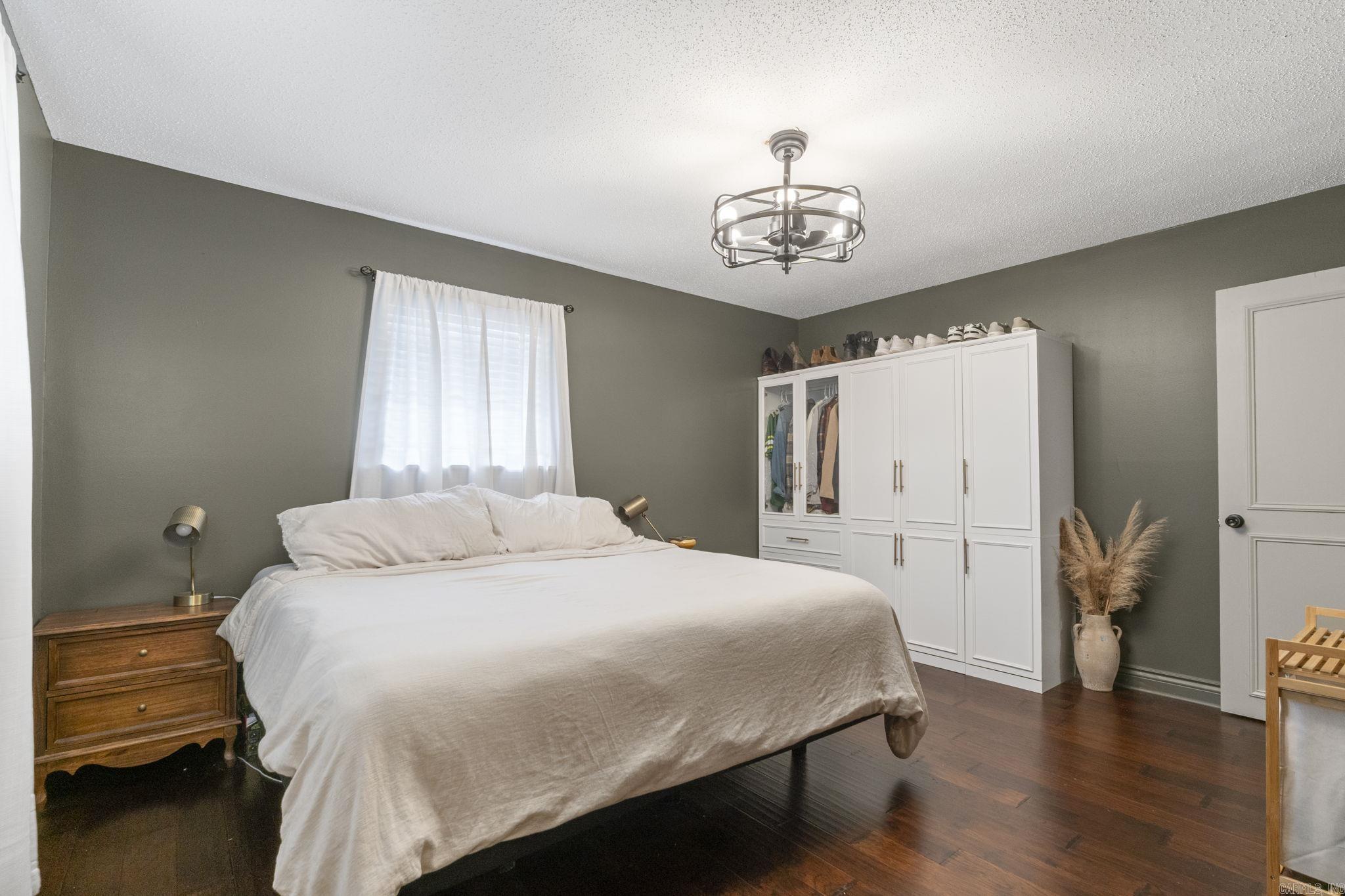 PIKE VIEW - Residential