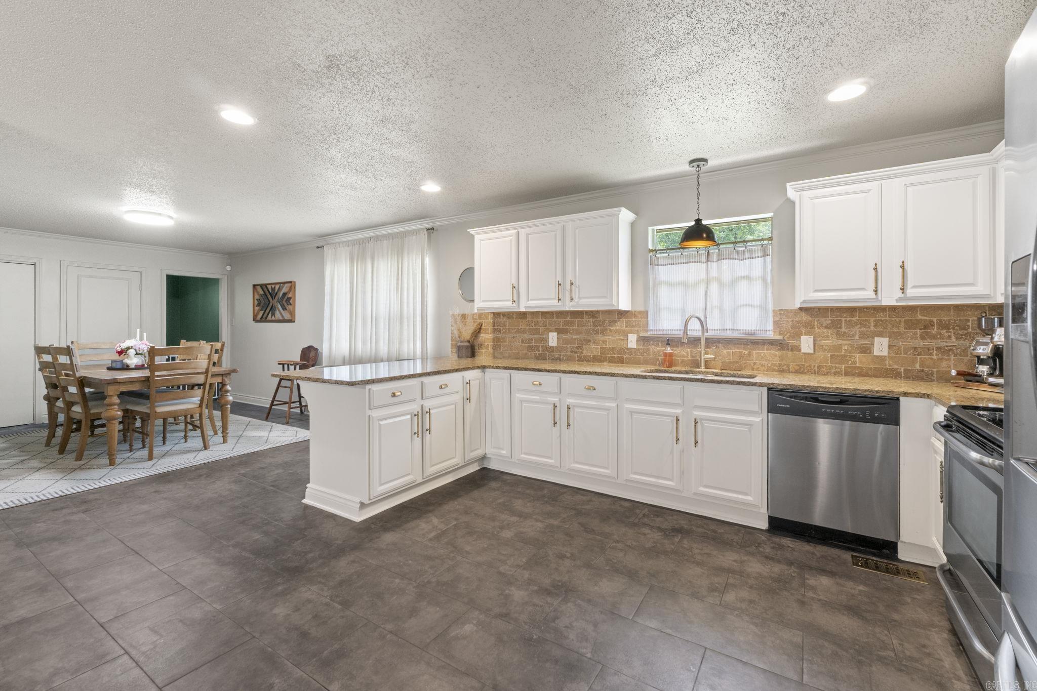 PIKE VIEW - Residential