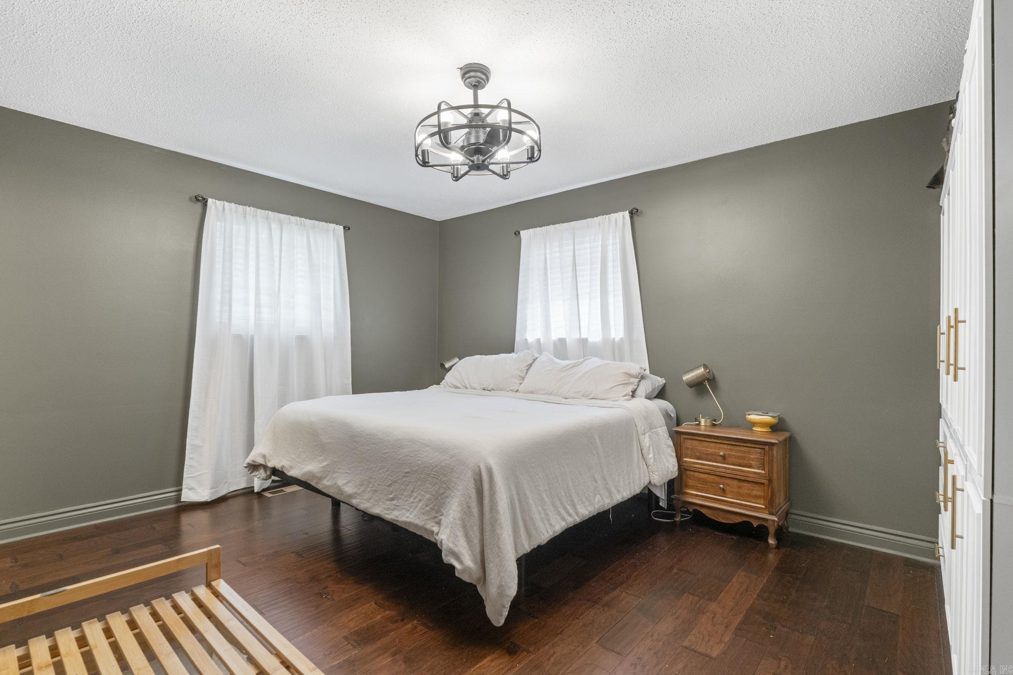 PIKE VIEW - Residential