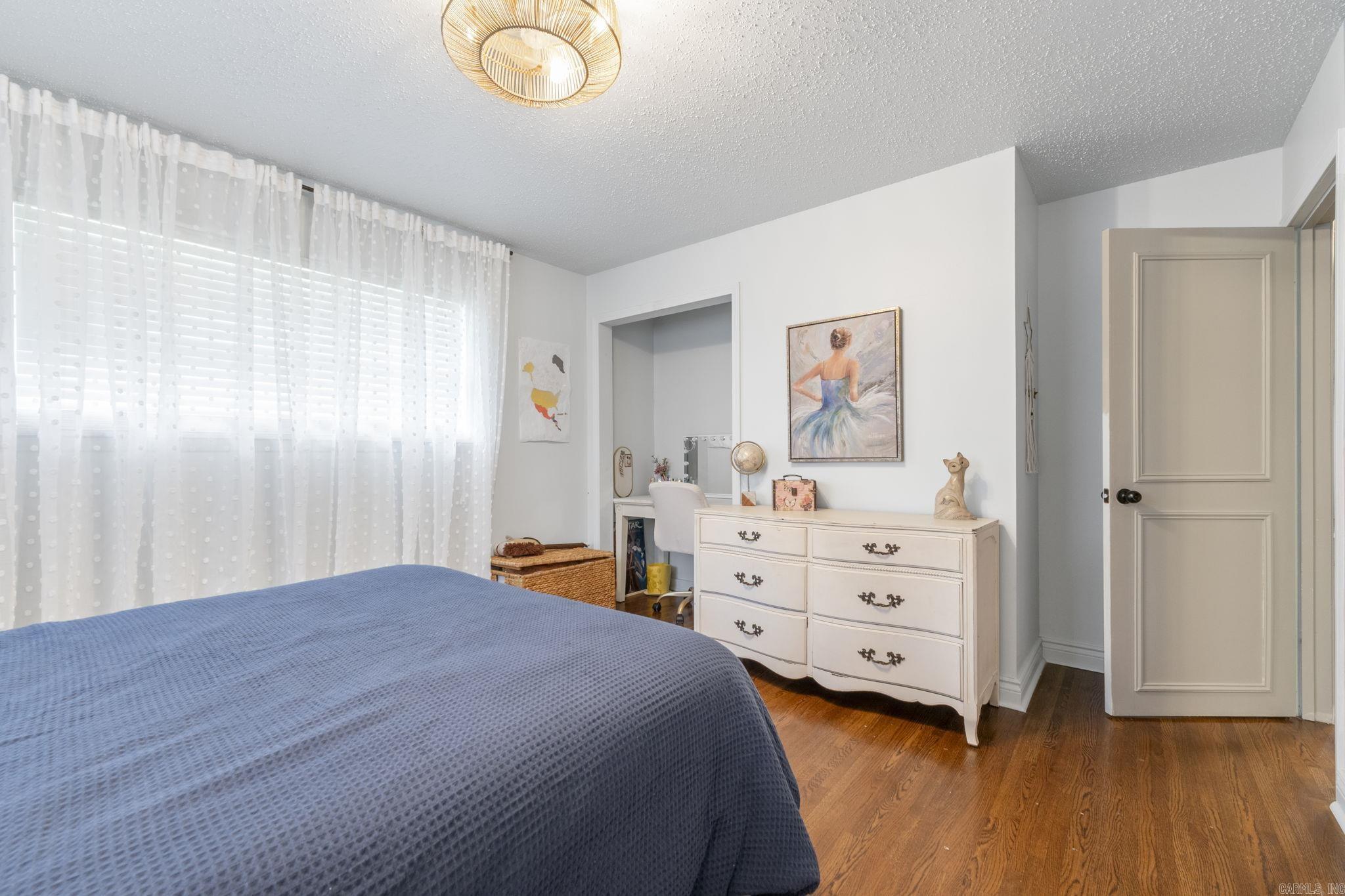 PIKE VIEW - Residential