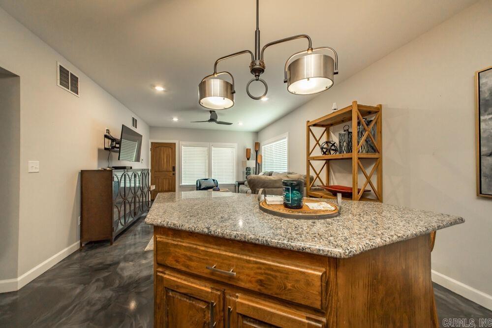 NARROWS INN AT GREERS FERRY HPR - Residential