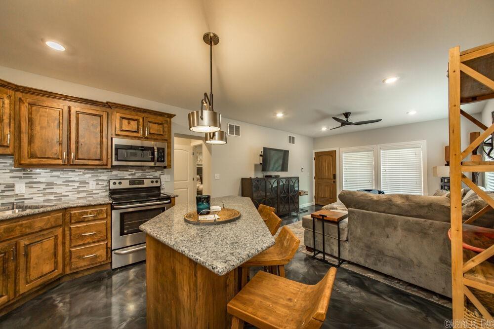 NARROWS INN AT GREERS FERRY HPR - Residential
