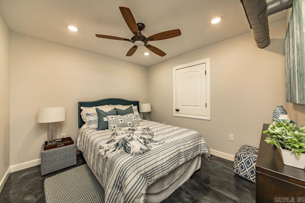 NARROWS INN AT GREERS FERRY HPR - Residential