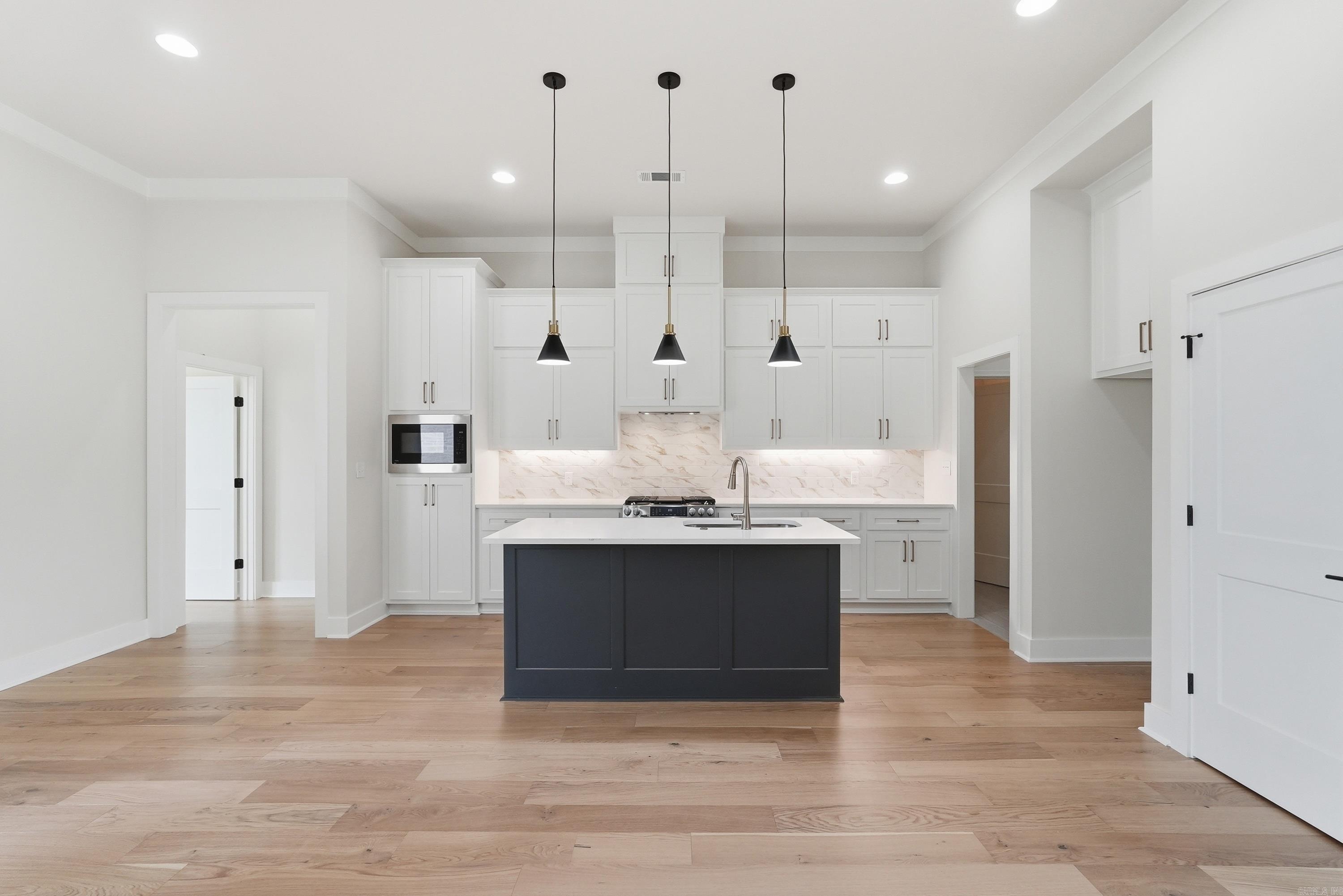 KENWOOD ESTATES - Residential