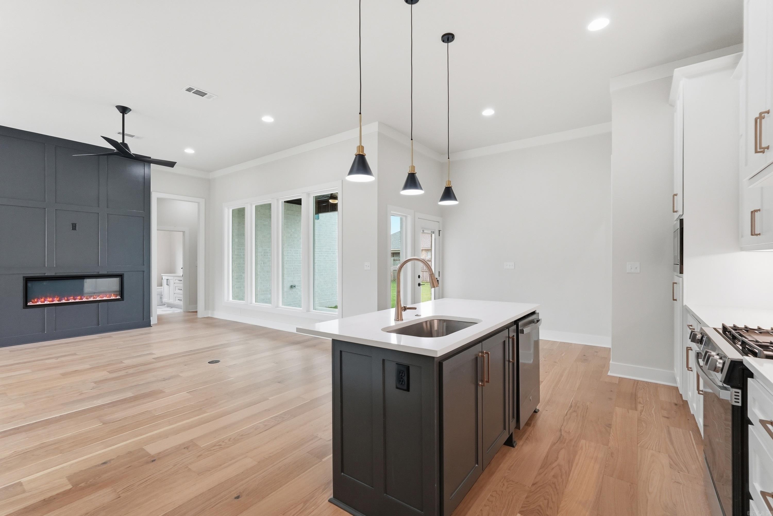 KENWOOD ESTATES - Residential