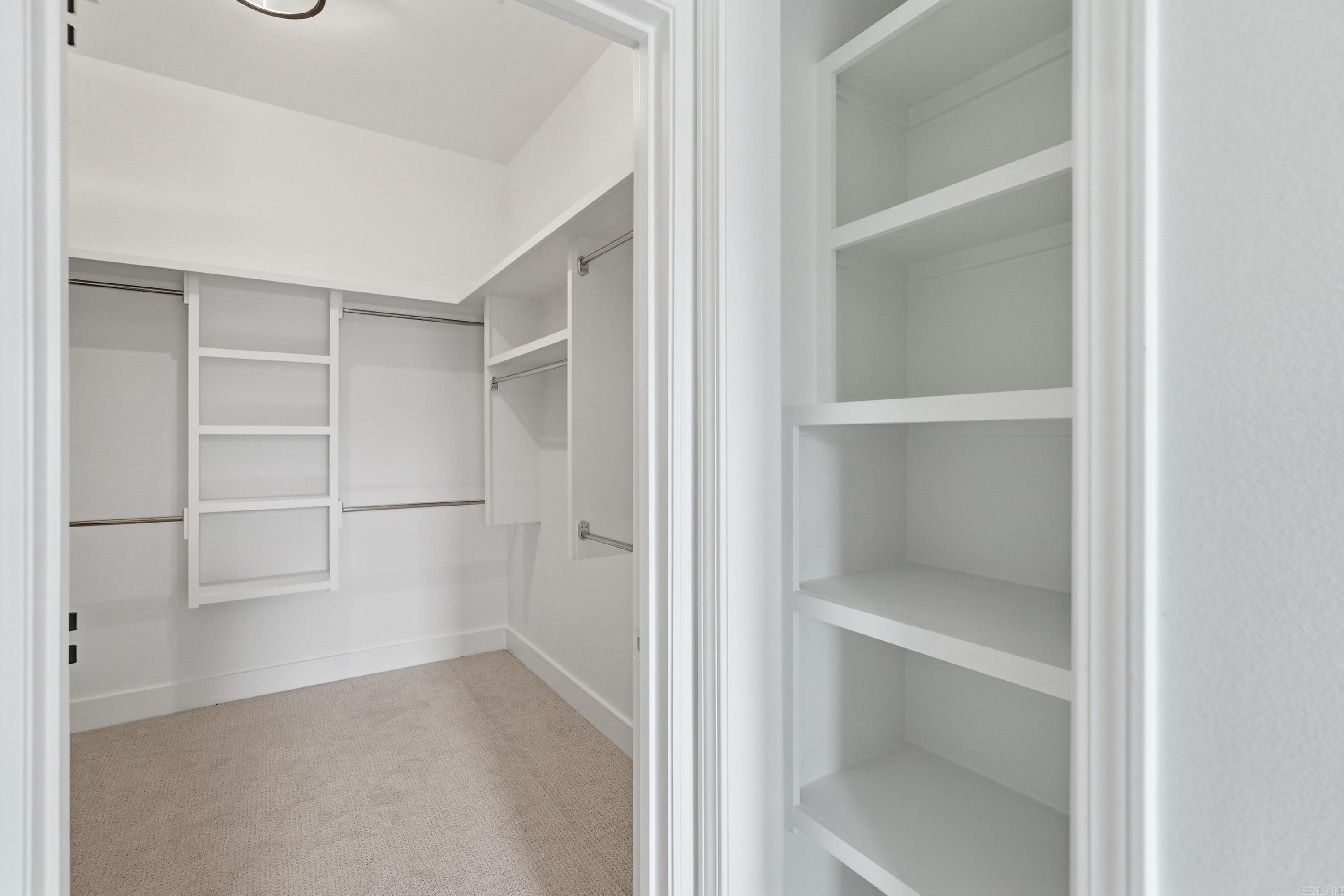KENWOOD ESTATES - Residential
