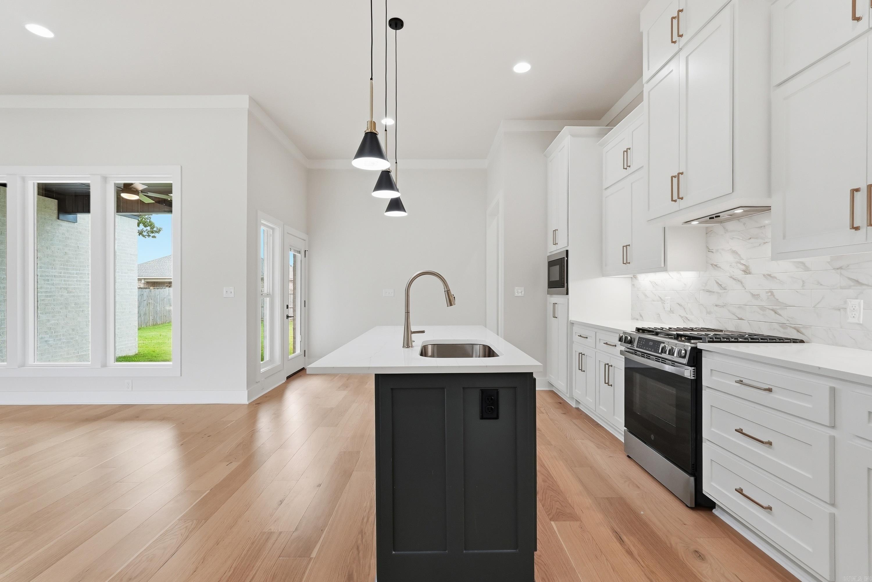 KENWOOD ESTATES - Residential