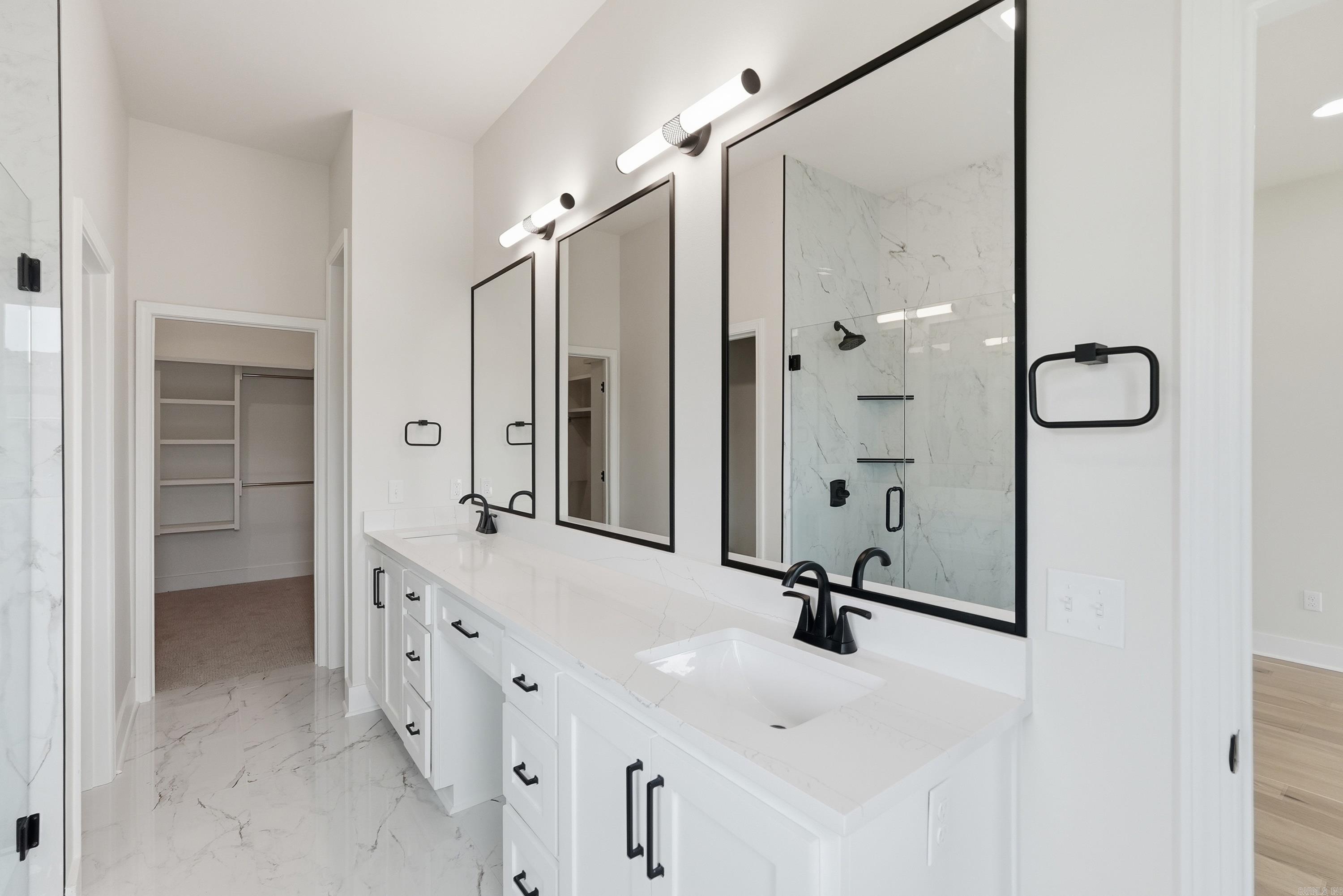KENWOOD ESTATES - Residential