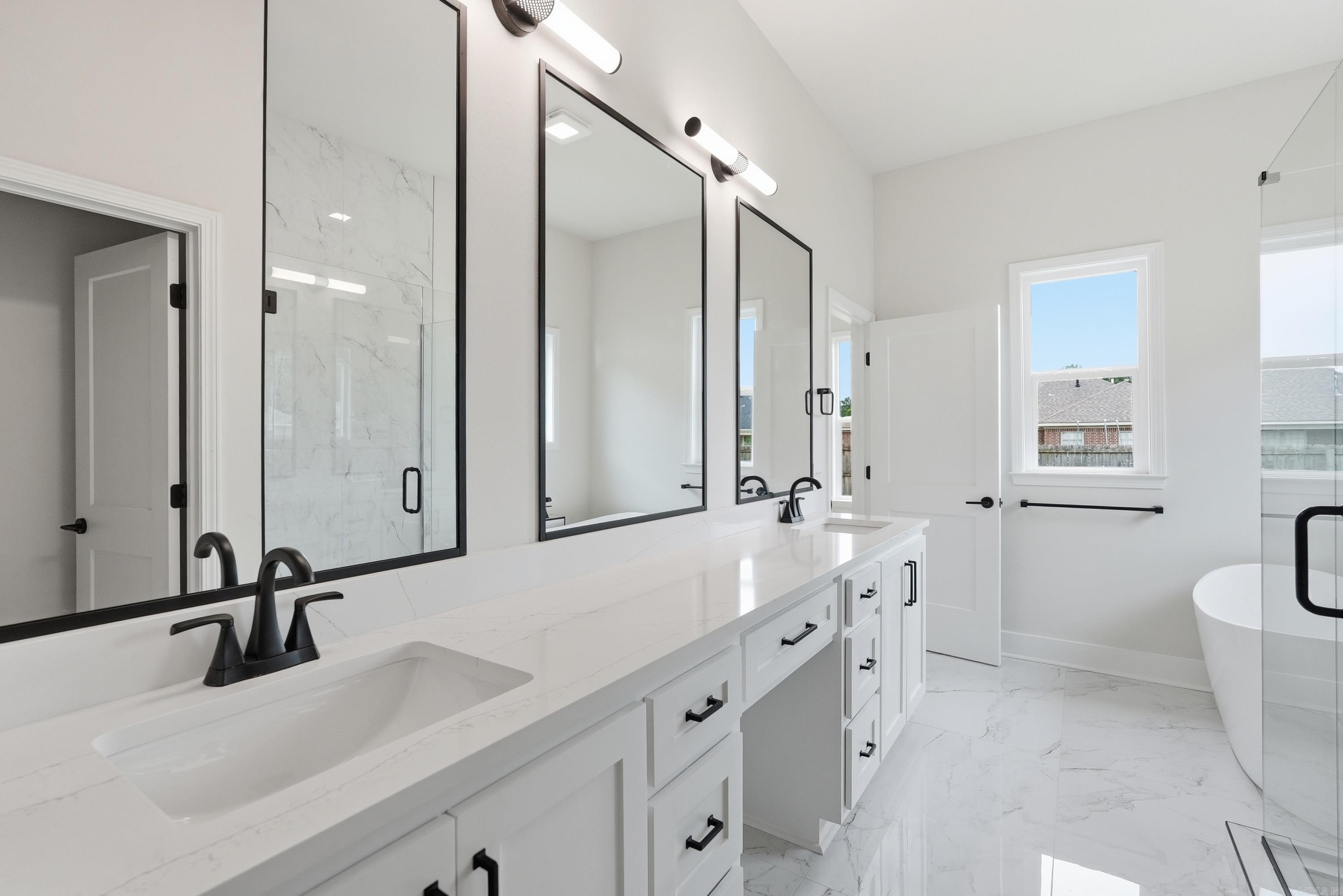 KENWOOD ESTATES - Residential
