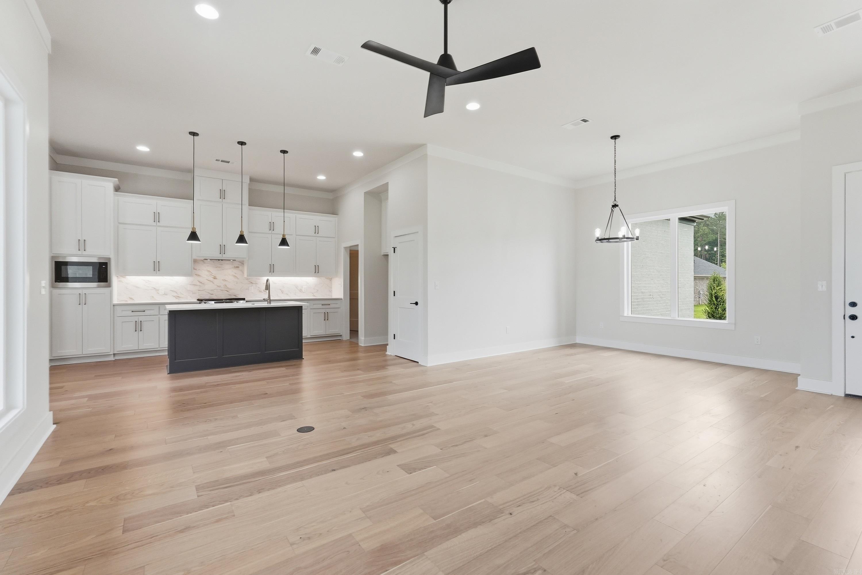 KENWOOD ESTATES - Residential