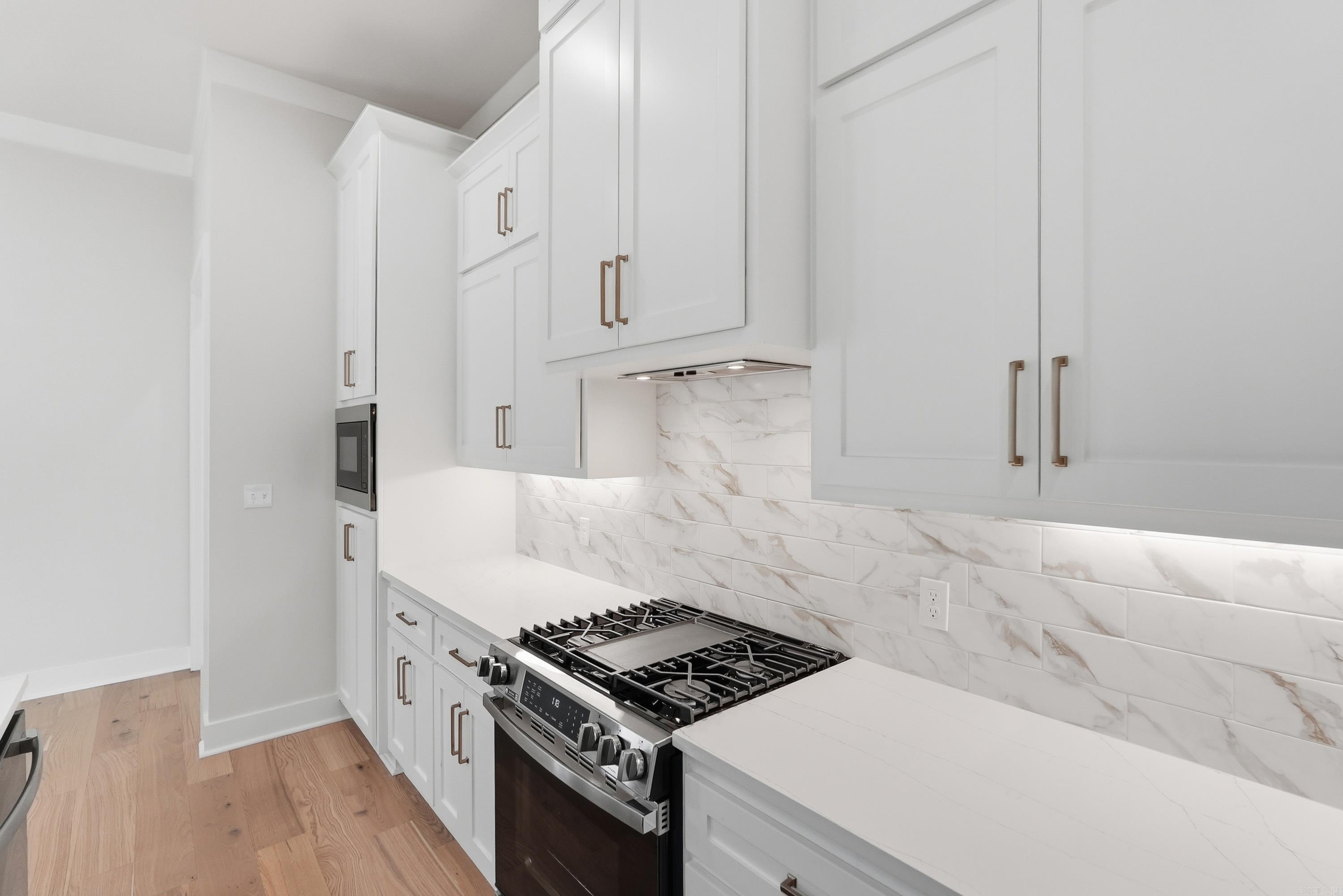 KENWOOD ESTATES - Residential