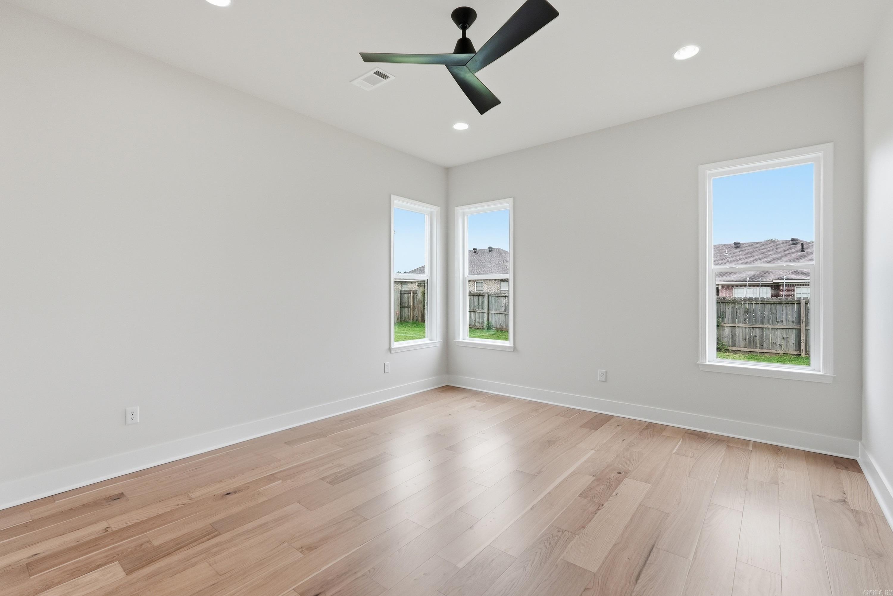 KENWOOD ESTATES - Residential
