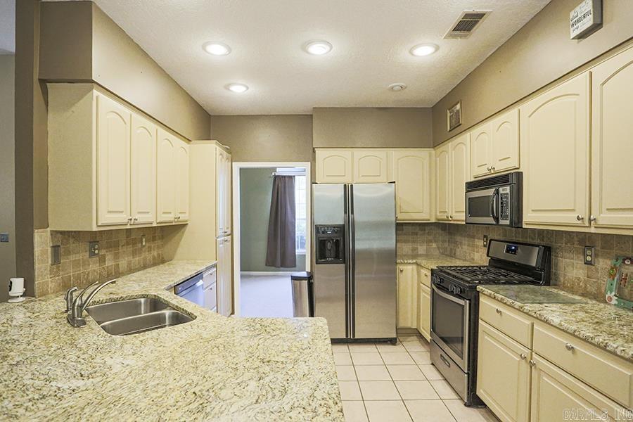 RIVER OAKS - Residential